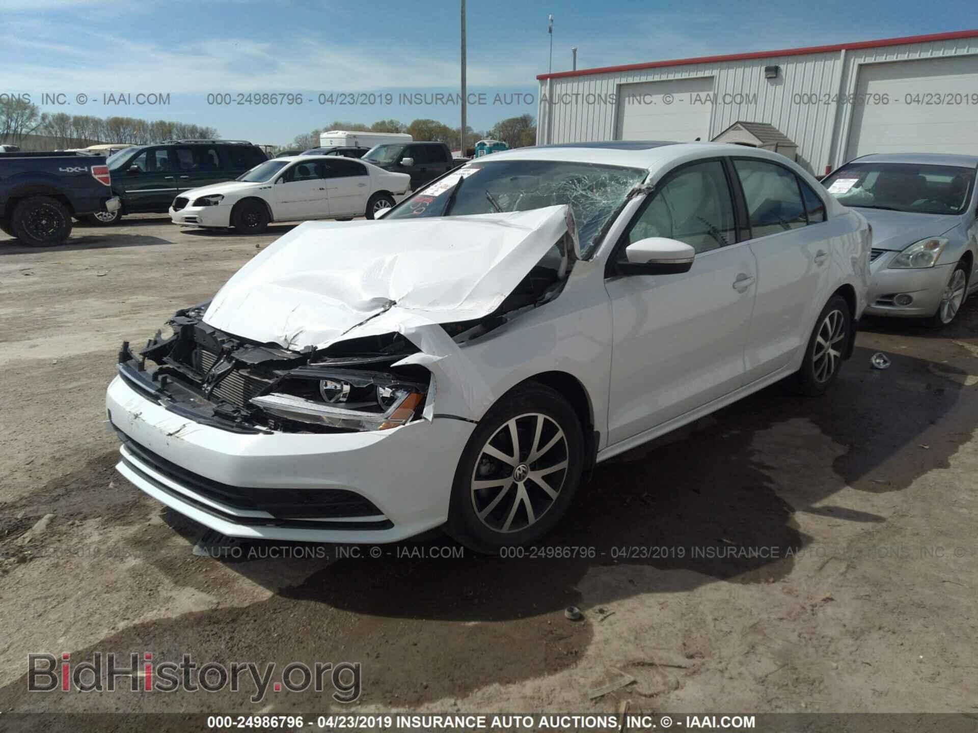 2017 VOLKSWAGEN JETTA - VIN: 3VWDB7AJ1HM357737 - Фото 2