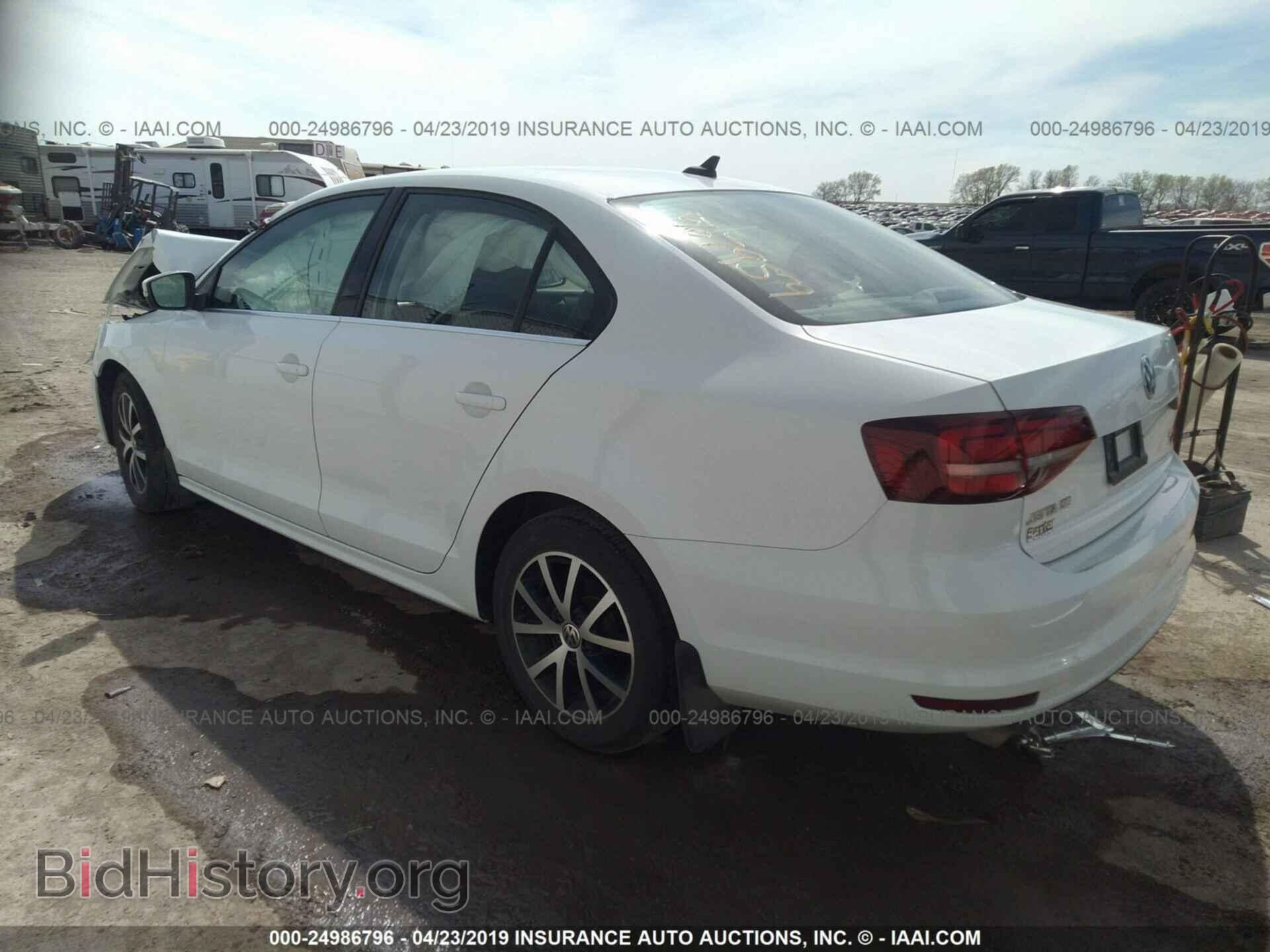2017 VOLKSWAGEN JETTA - VIN: 3VWDB7AJ1HM357737 - Фото 3