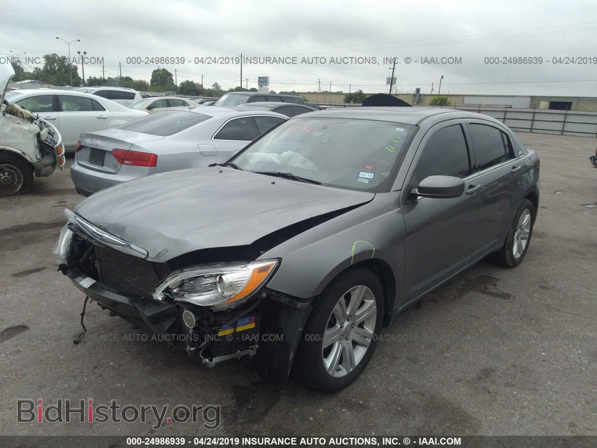 2011 CHRYSLER 200 - VIN: 1C3BC1FG6BN612756 - Фото 2