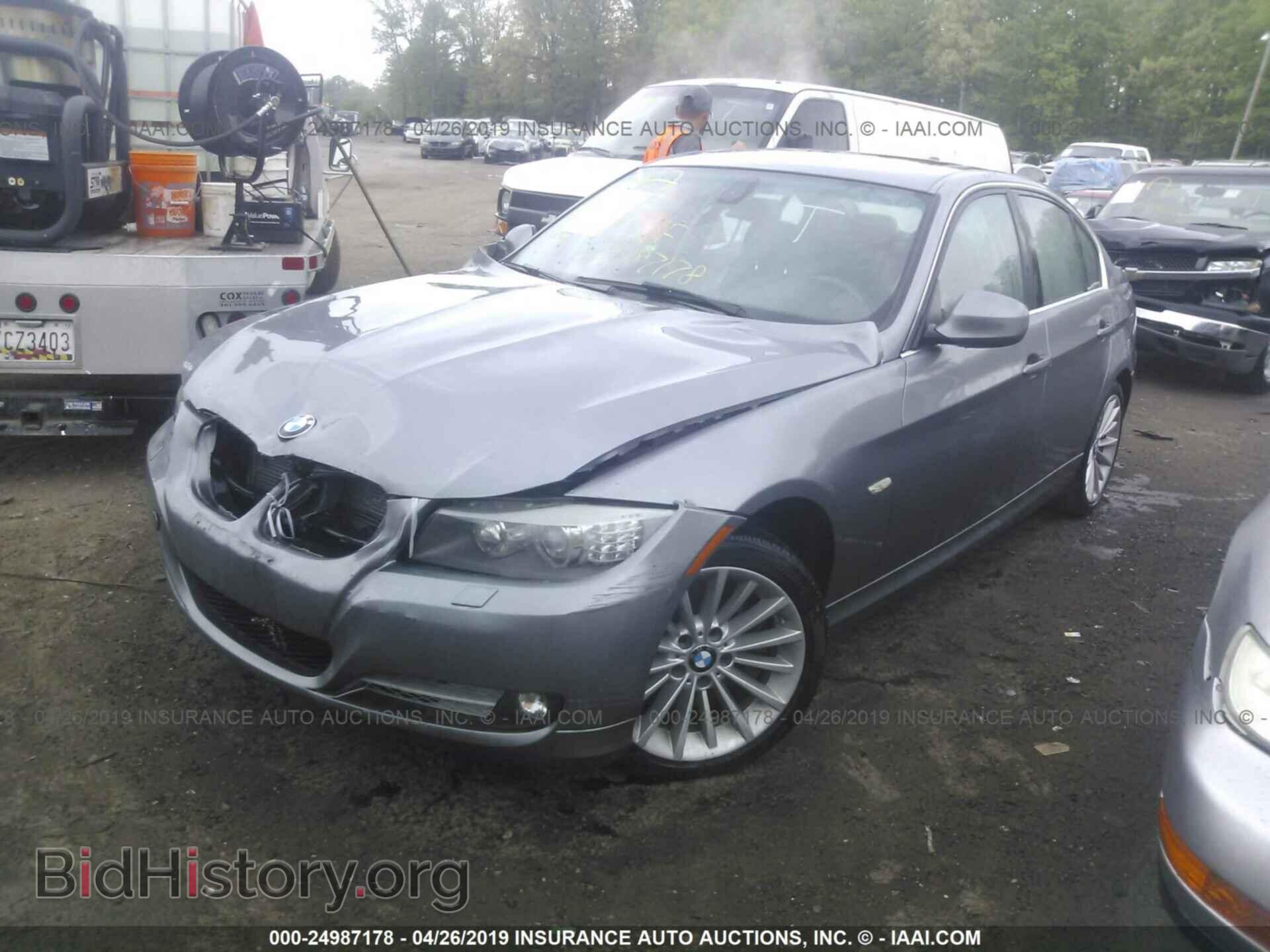 2011 BMW 335 - VIN: WBAPN7C57BA780749 - Фото 2