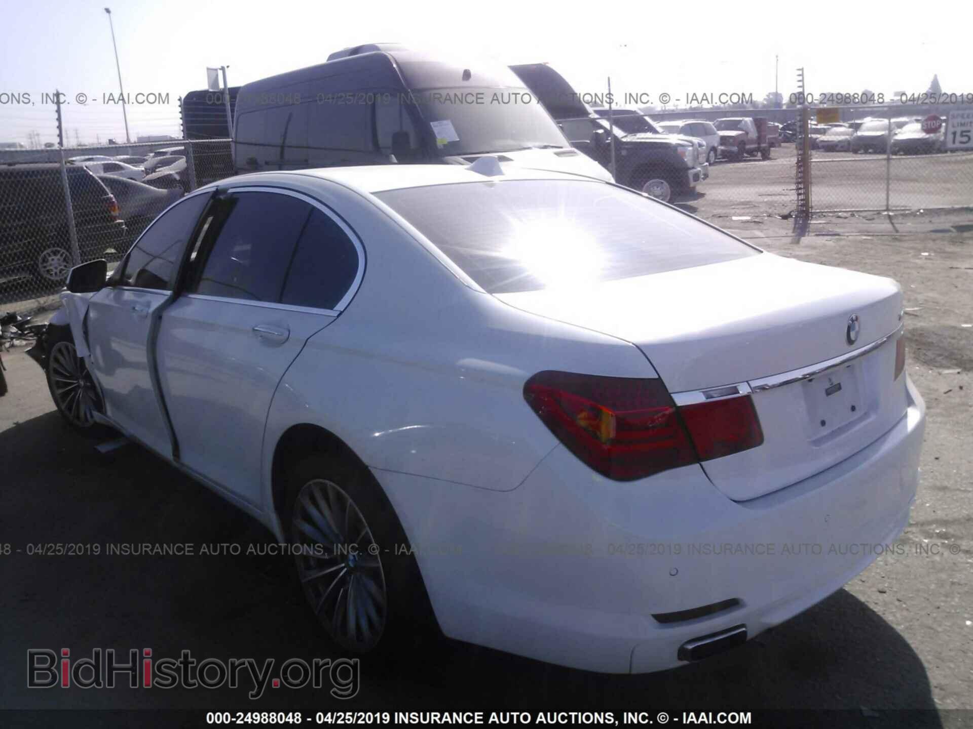 2012 BMW 740 - VIN: WBAKA4C55CDX20294 - Фото 3