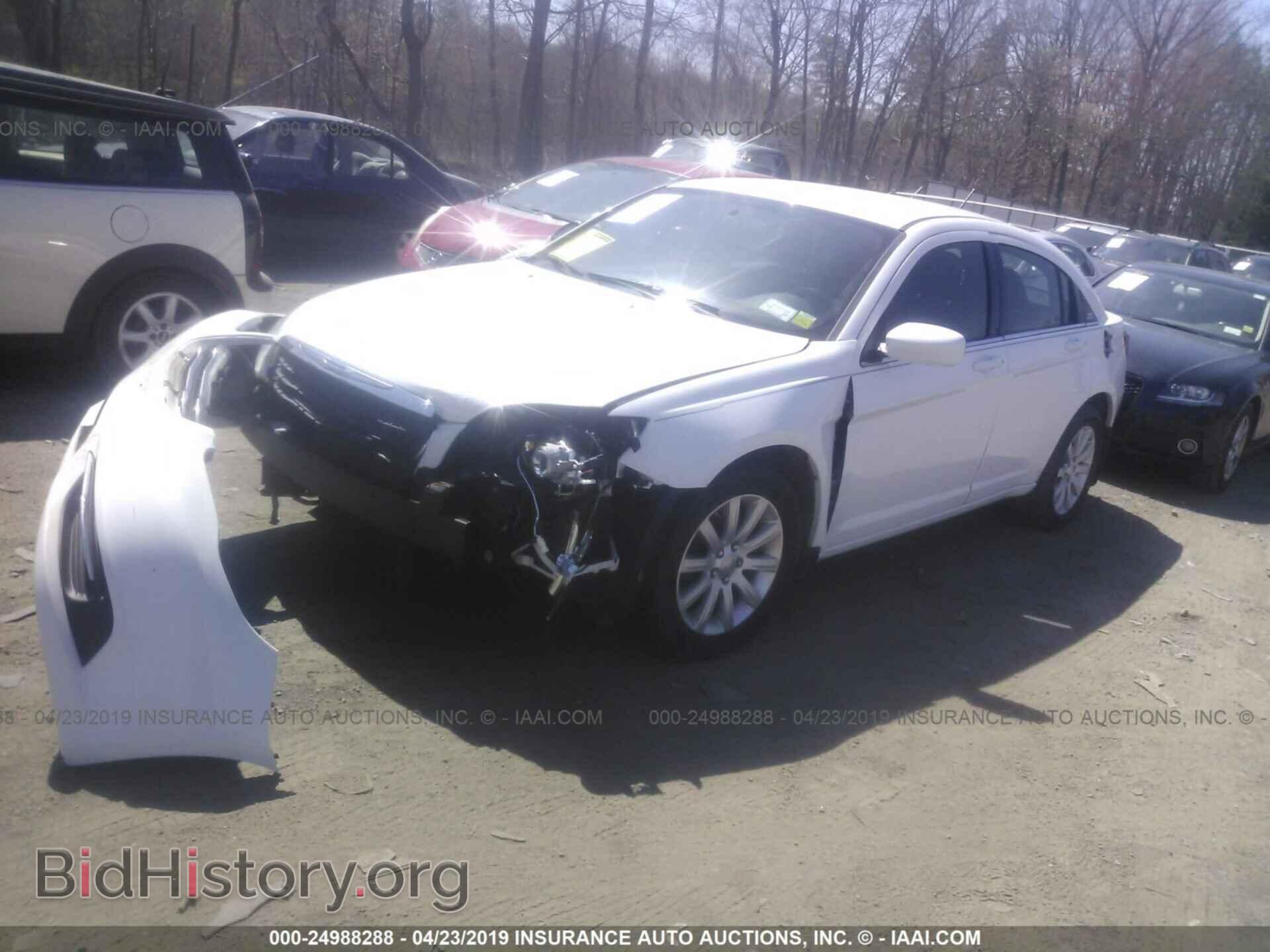 2012 CHRYSLER 200 - VIN: 1C3CCBBG6CN131360 - Фото 2
