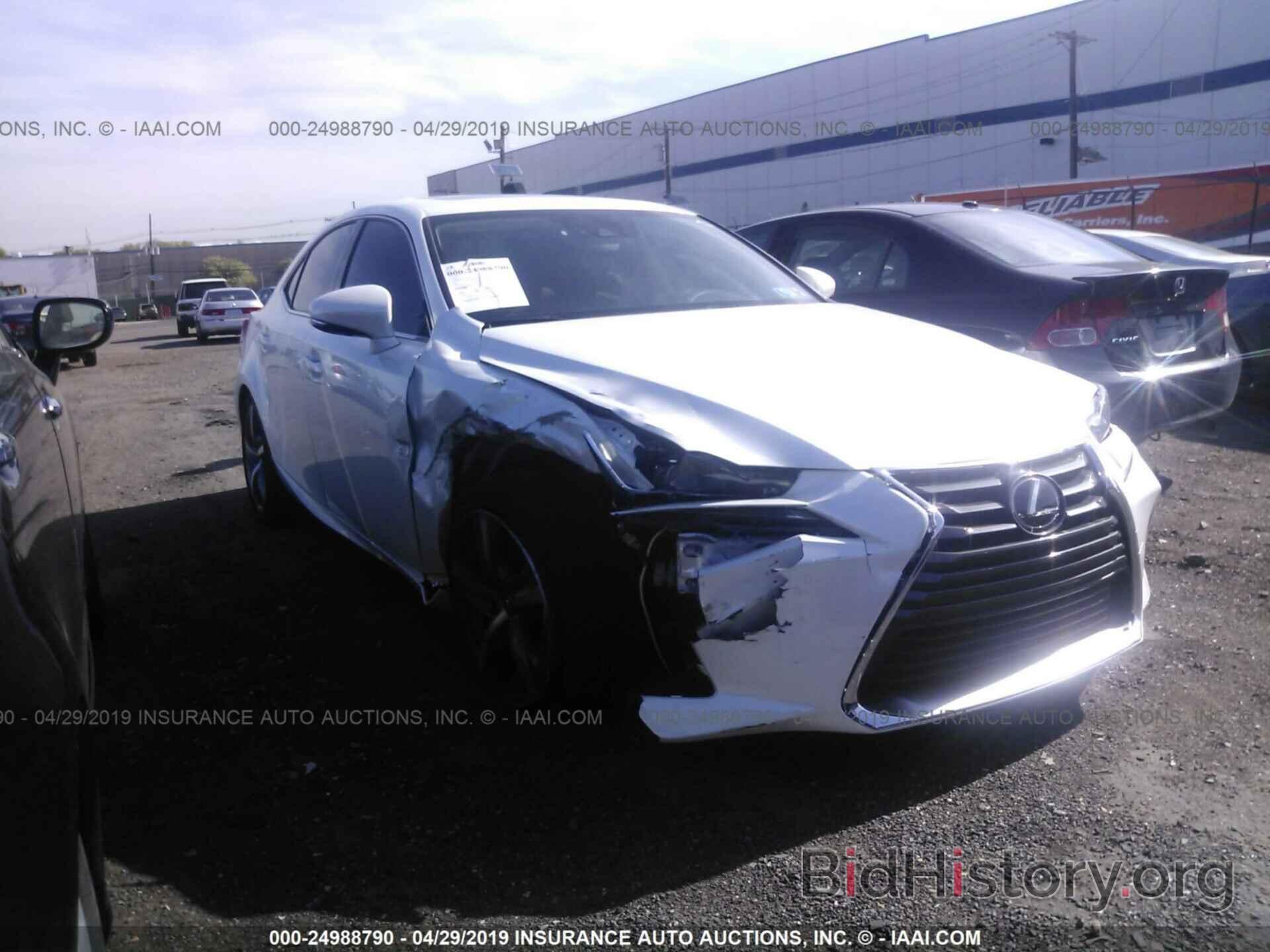 Photo JTHC81D27J5029490 - LEXUS IS 2018