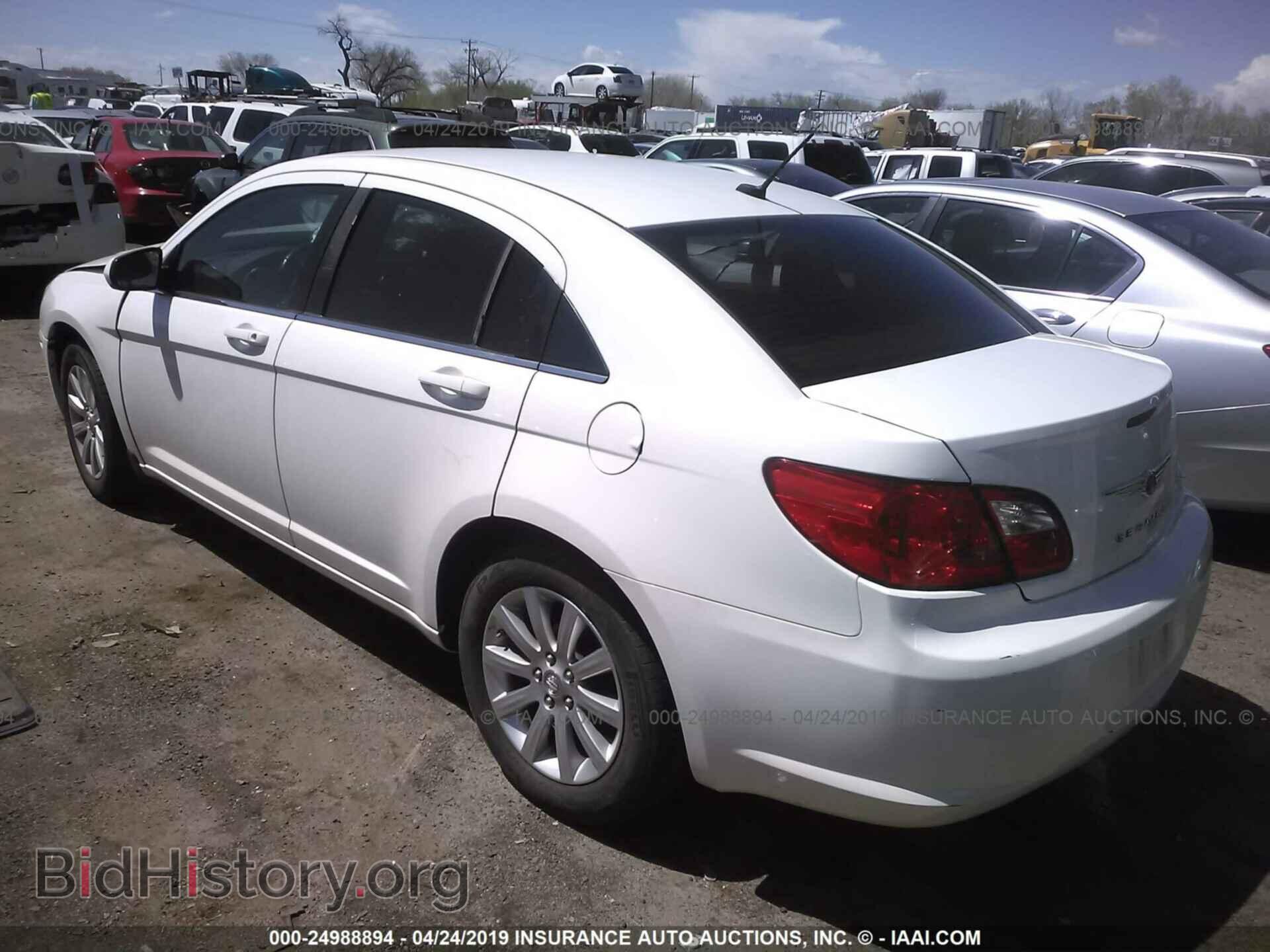2010 CHRYSLER SEBRING - VIN: 1C3CC5FB3AN207629 - Фото 3