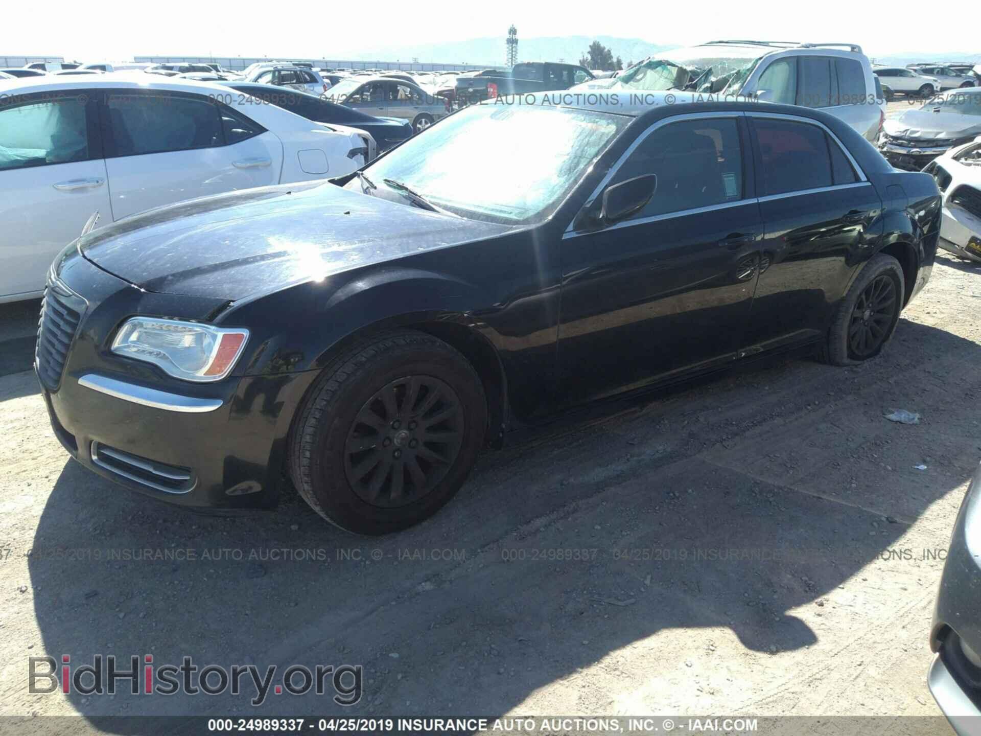 2013 CHRYSLER 300 - VIN: 2C3CCAAG9DH709764 - Фото 2
