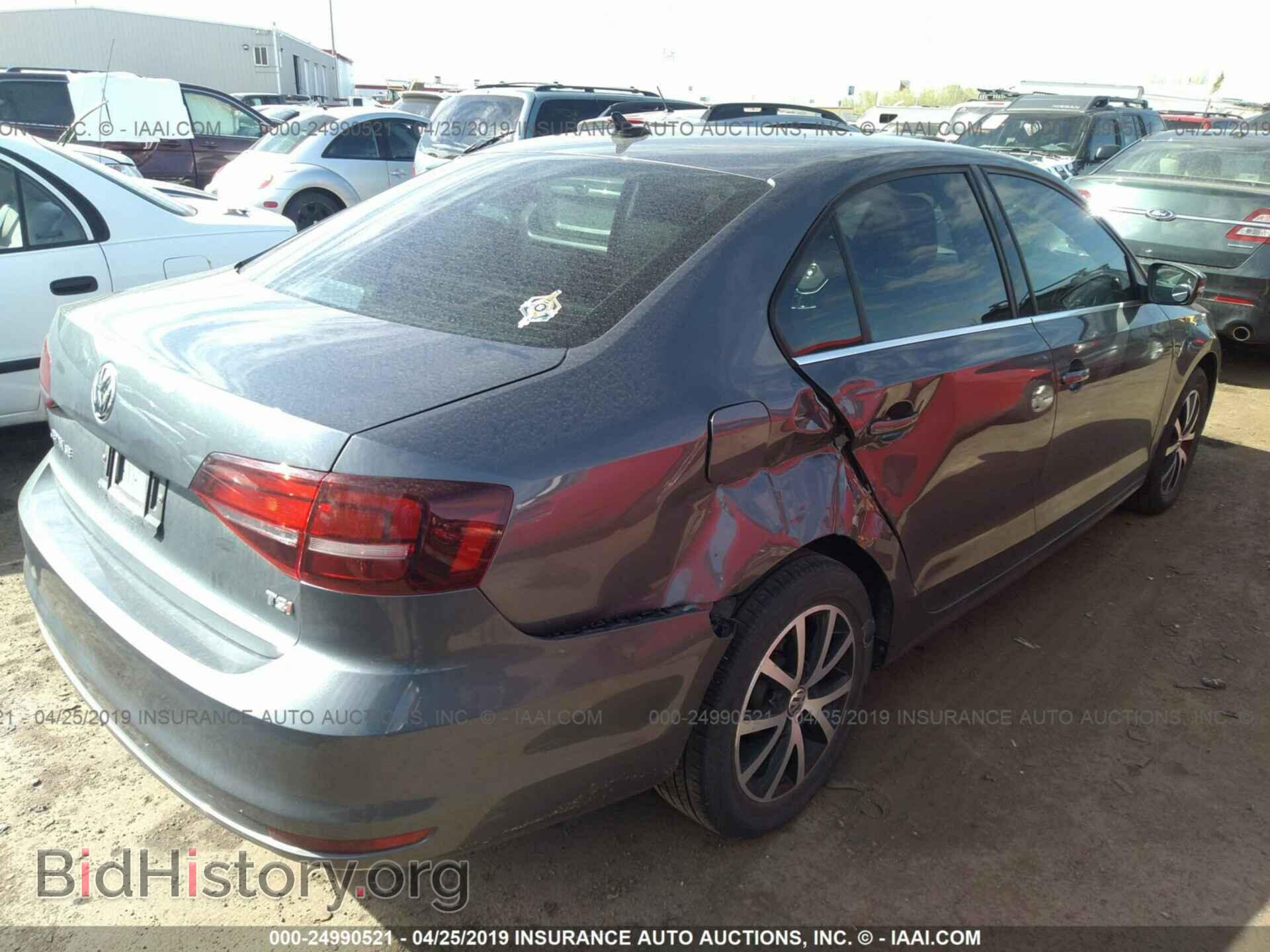 2017 VOLKSWAGEN JETTA - VIN: 3VWDB7AJ6HM217781 - Photo 4