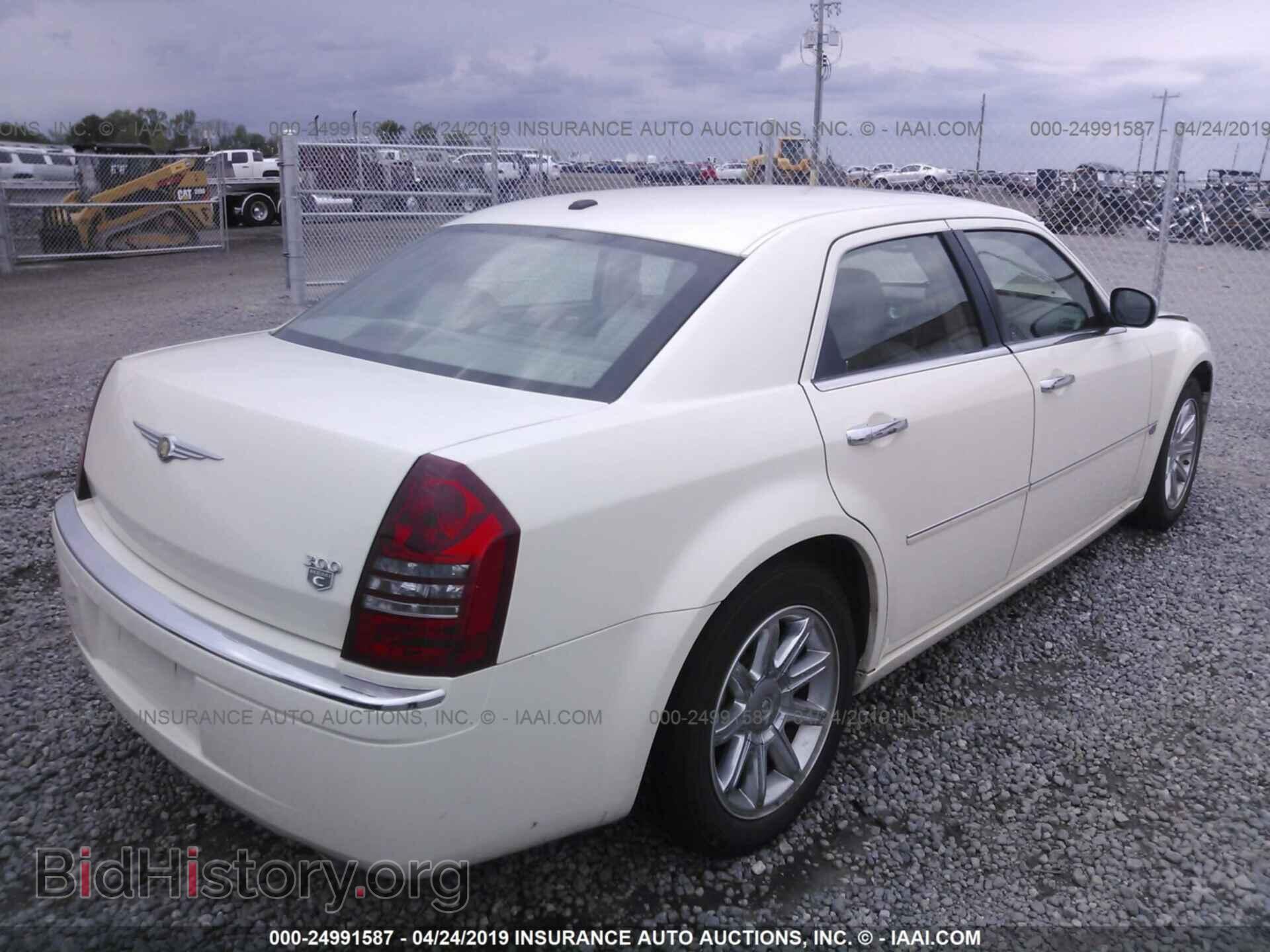 2006 CHRYSLER 300C - VIN: 2C3KA63H06H515647 - Фото 4