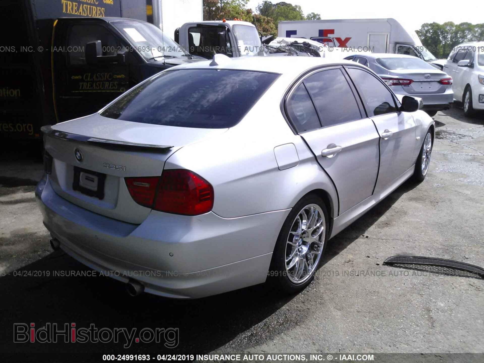 2010 BMW 335 - VIN: WBAPM7C54AA366992 - Photo 4