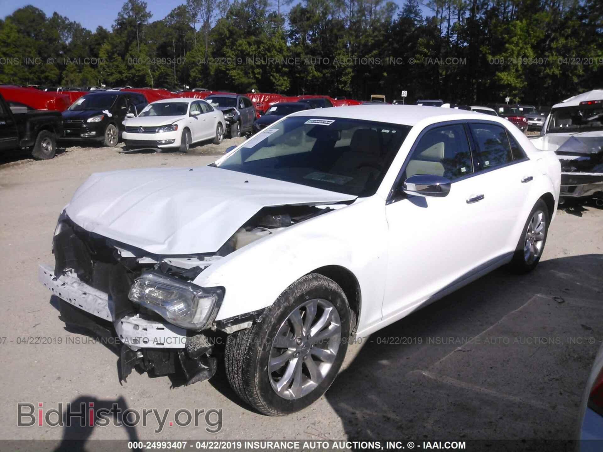 2018 CHRYSLER 300 - VIN: 2C3CCAKG3JH181665 - Фото 2