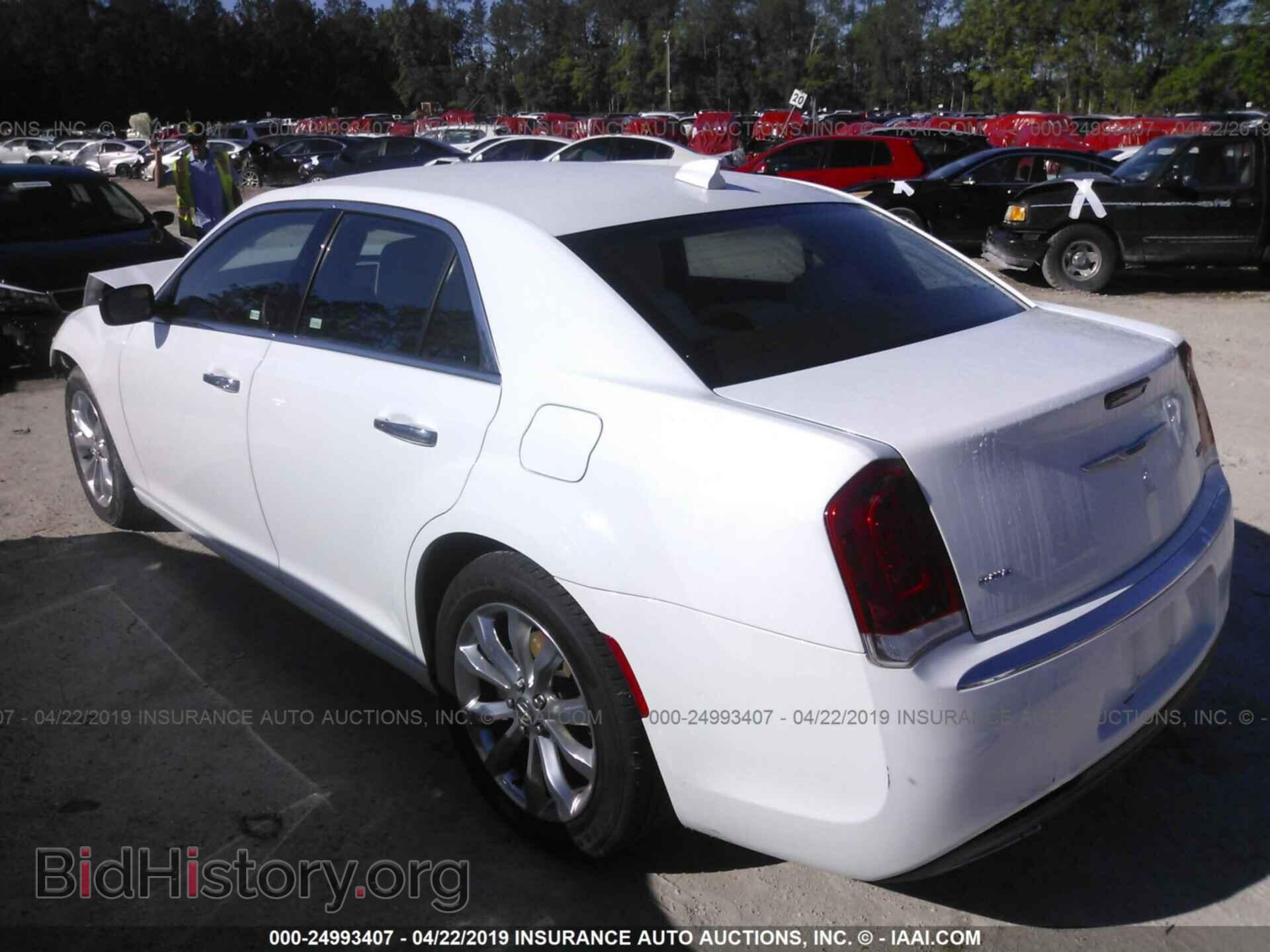 2018 CHRYSLER 300 - VIN: 2C3CCAKG3JH181665 - Фото 3