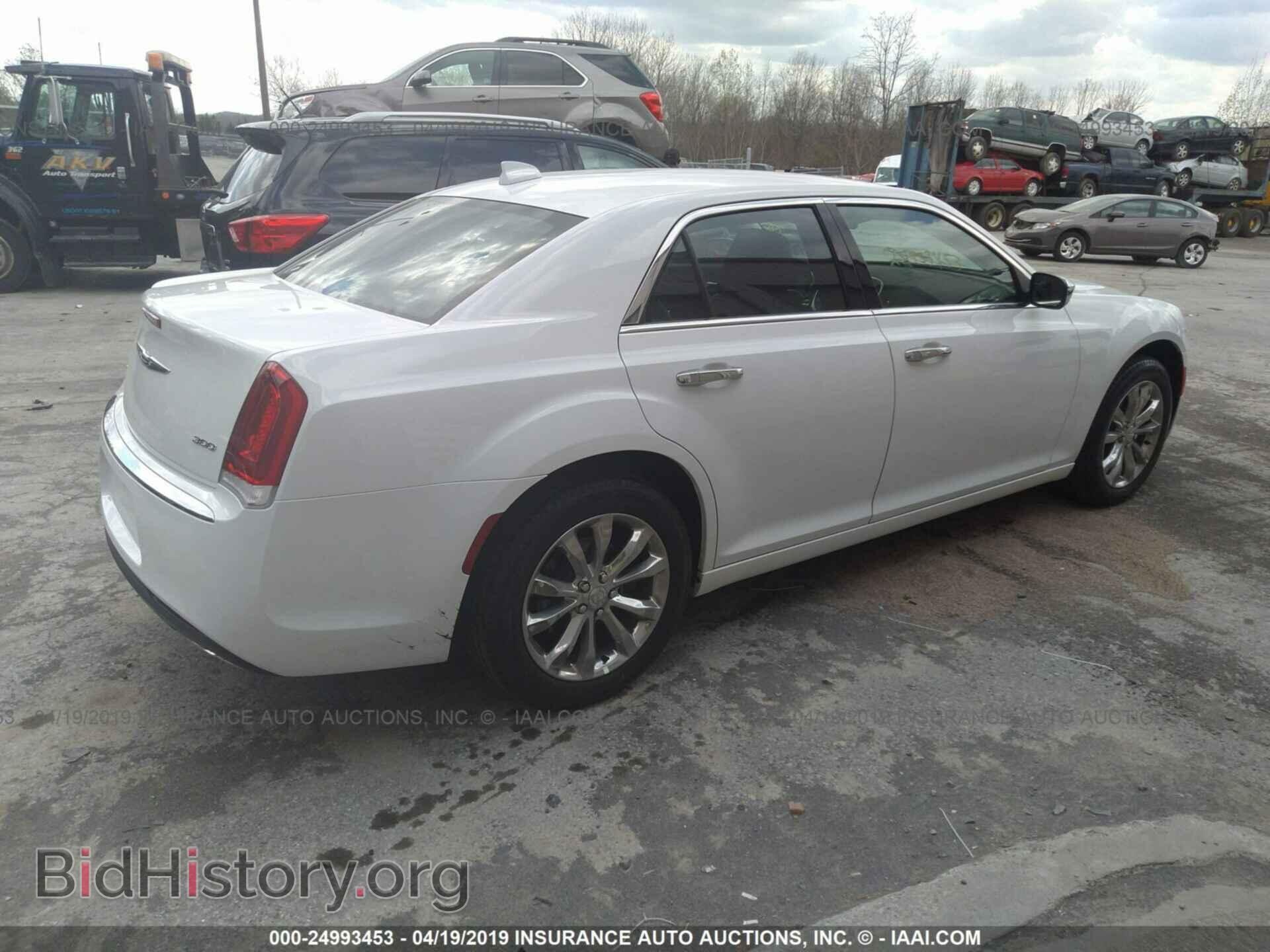2019 CHRYSLER 300 - VIN: 2C3CCAKG4KH542967 - Фото 4