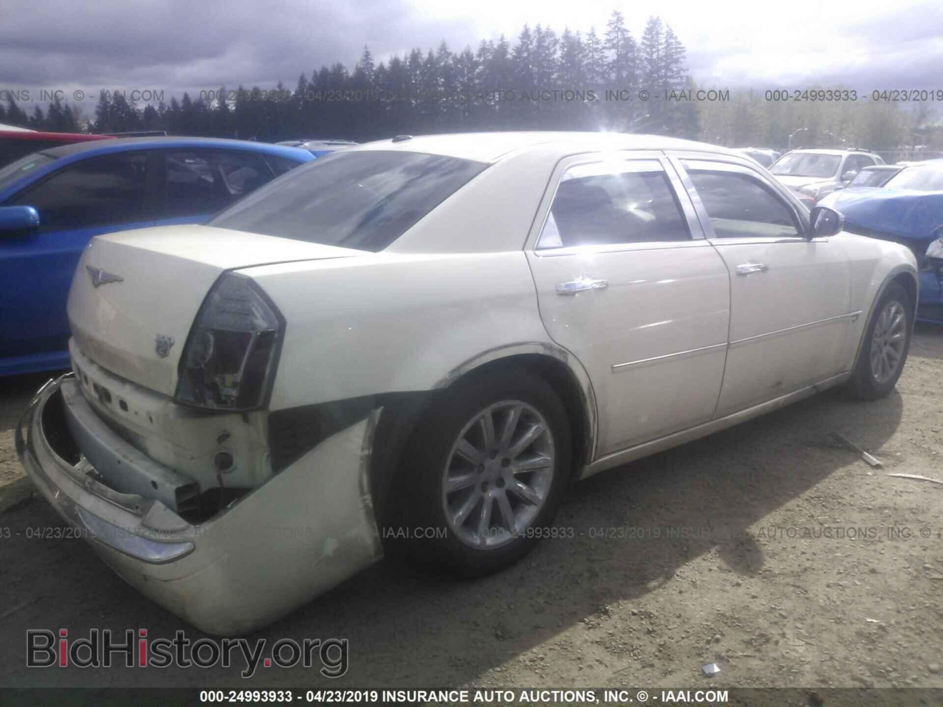 2006 CHRYSLER 300C - VIN: 2C3KA63H36H533382 - Фото 4