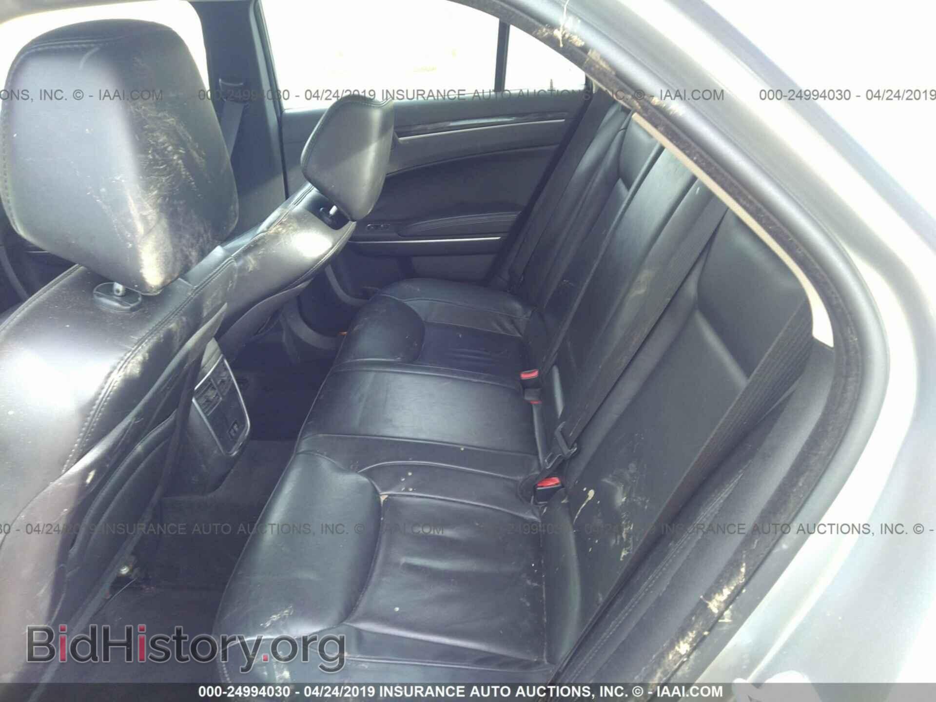 2016 CHRYSLER 300 - VIN: 2C3CCAAG4GH197688 - Фото 8