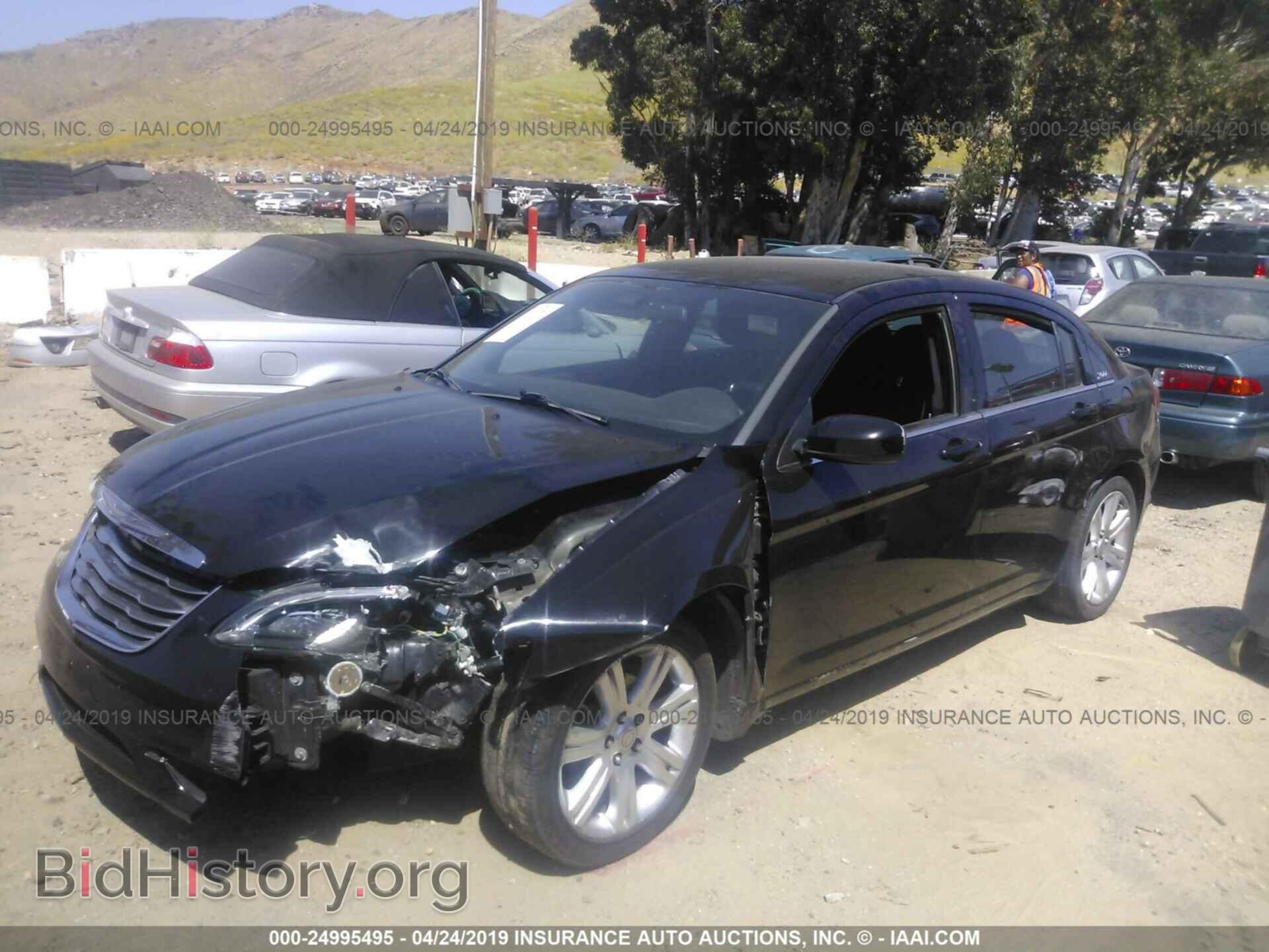 2013 CHRYSLER 200 - VIN: 1C3CCBAB5DN639990 - Photo 2