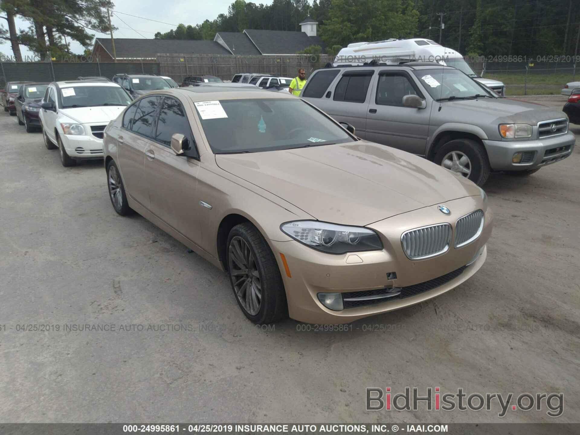 Photo WBAFR9C54BC617928 - BMW 550 2011