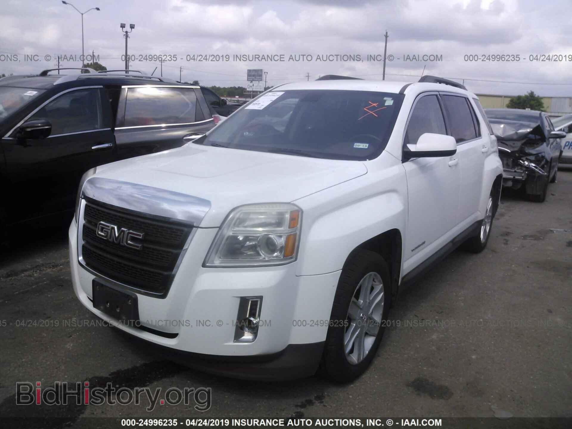 2011 GMC TERRAIN - VIN: 2CTFLUE52B6466430 - Photo 2