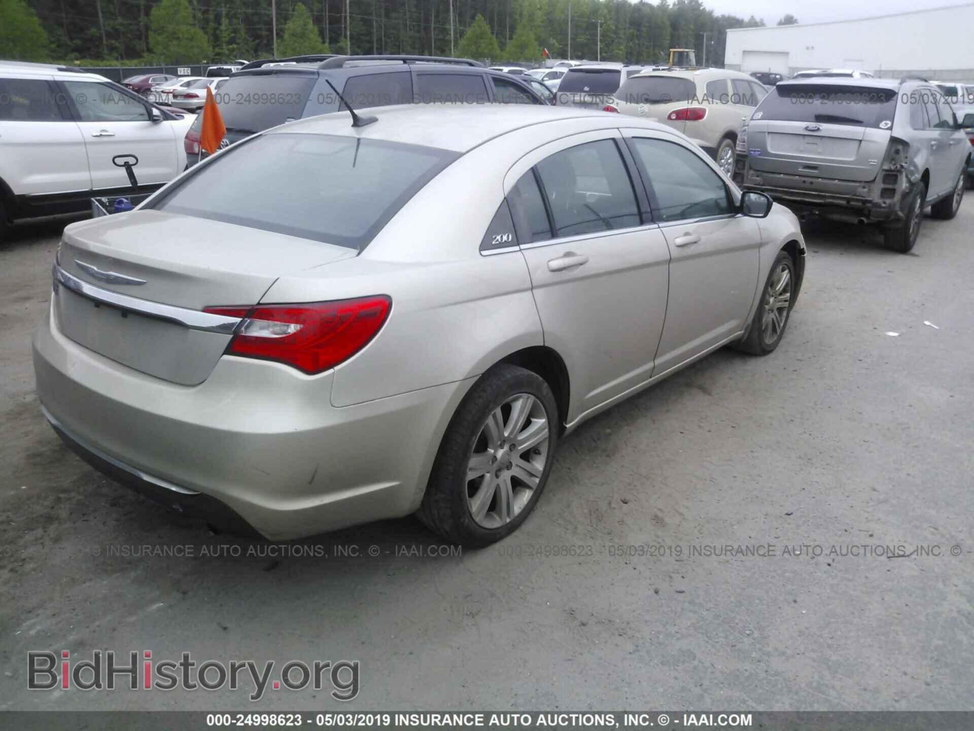 2013 CHRYSLER 200 - VIN: 1C3CCBAB8DN698046 - Photo 4