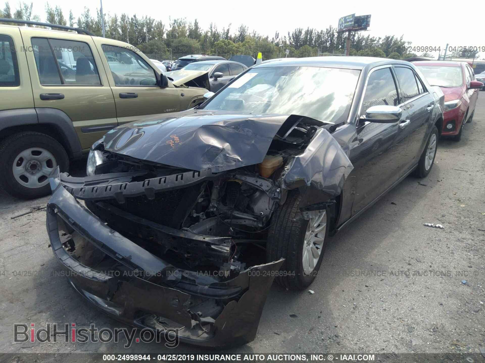2013 CHRYSLER 300 - VIN: 2C3CCAAG2DH611966 - Photo 2