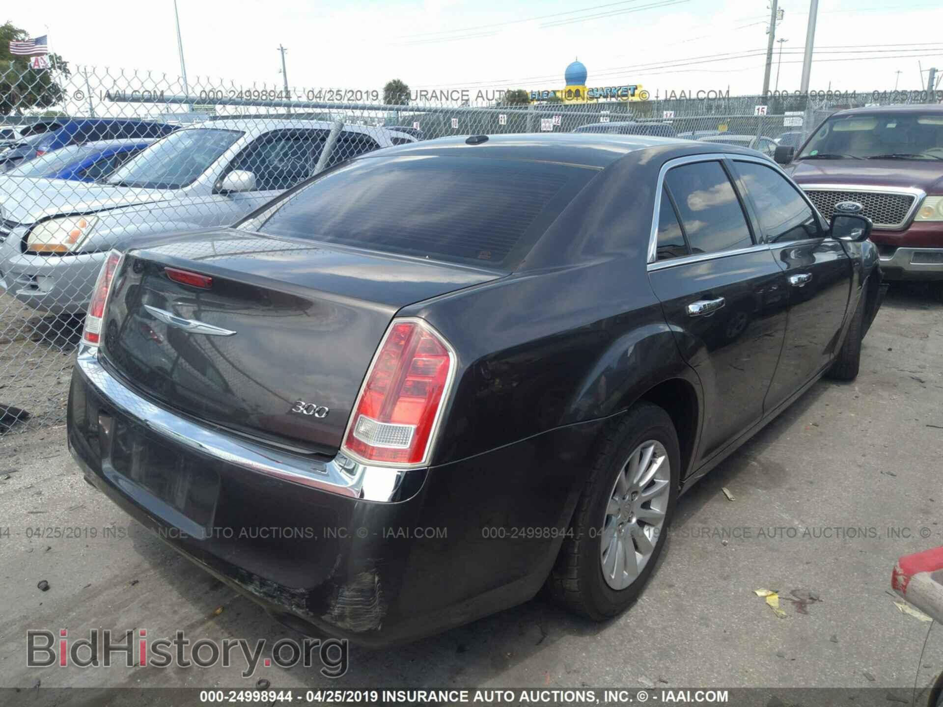 2013 CHRYSLER 300 - VIN: 2C3CCAAG2DH611966 - Photo 4
