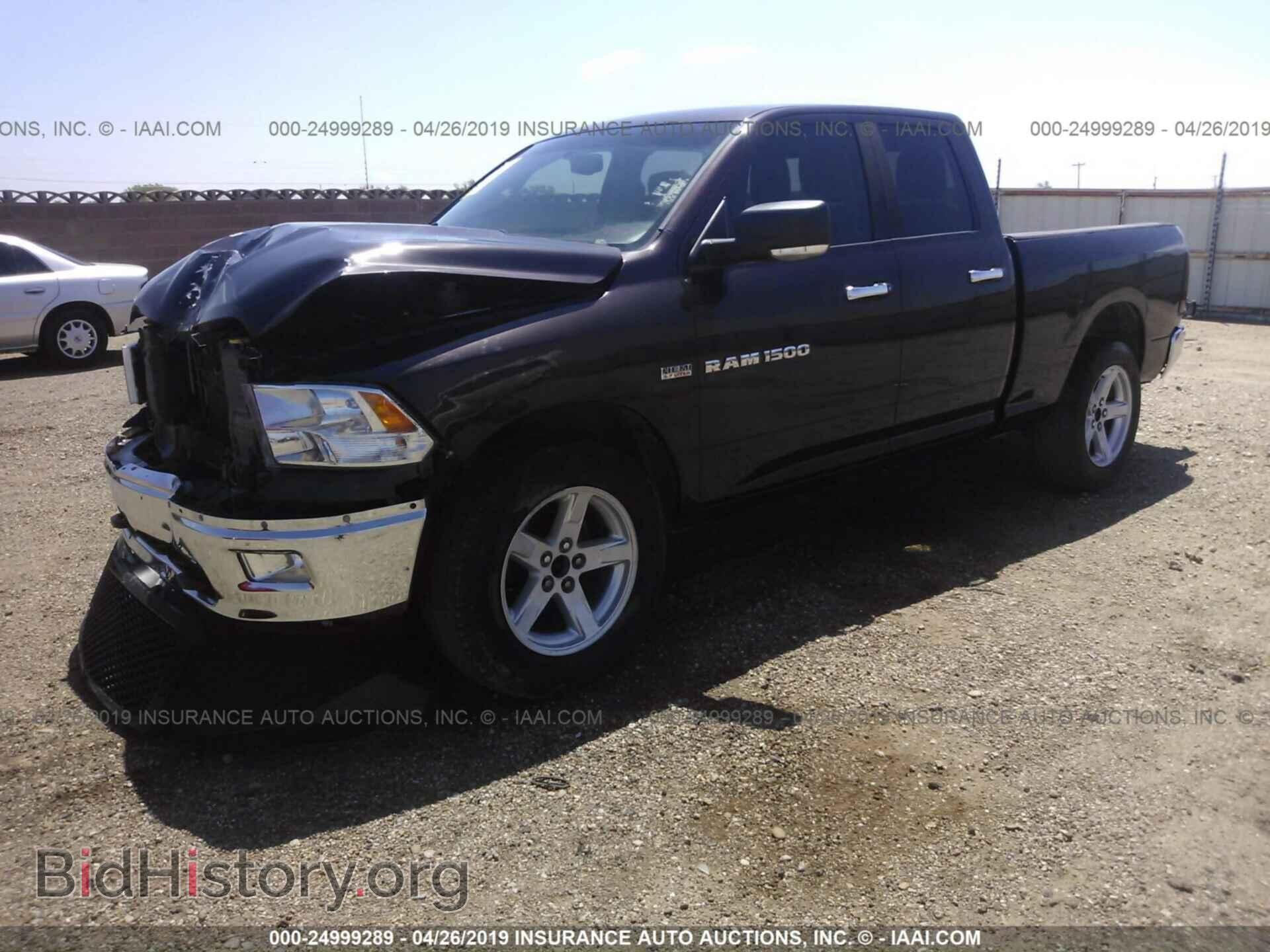 2011 DODGE RAM 1500 - VIN: 1D7RV1GTXBS576013 - Фото 2