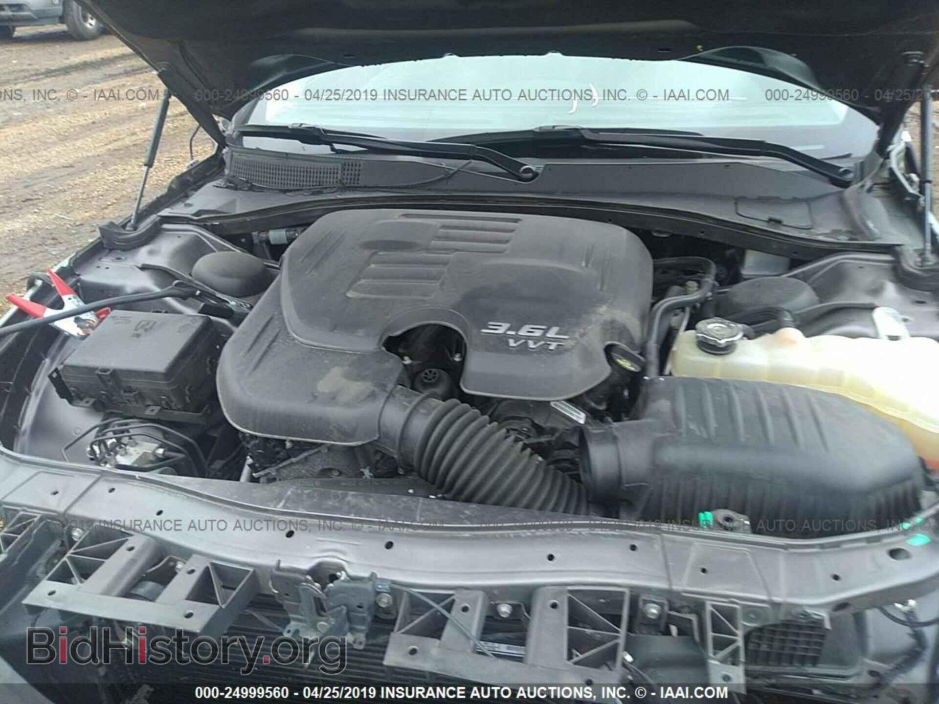 2016 CHRYSLER 300 - VIN: 2C3CCAAG8GH189383 - Фото 10