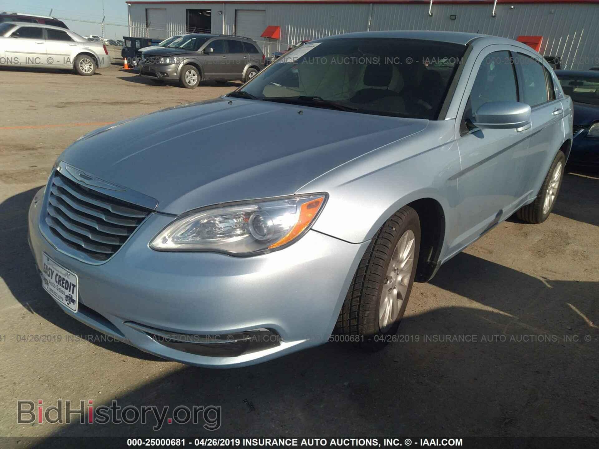 2014 CHRYSLER 200 - VIN: 1C3CCBAB2EN210355 - Фото 2