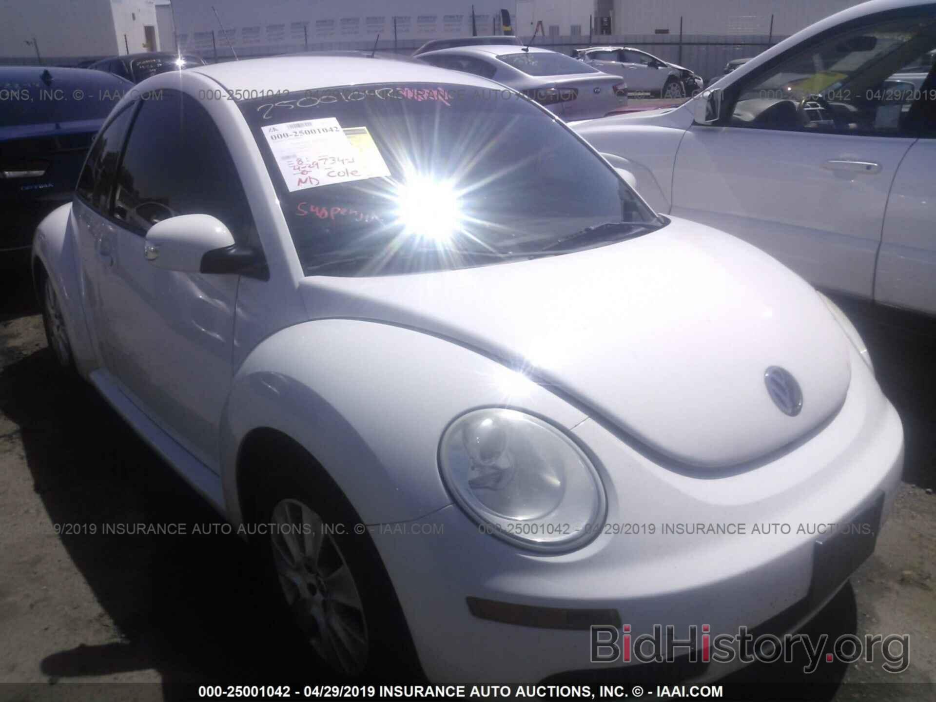 Photo 3VWPG3AG3AM015899 - VOLKSWAGEN NEW BEETLE 2010