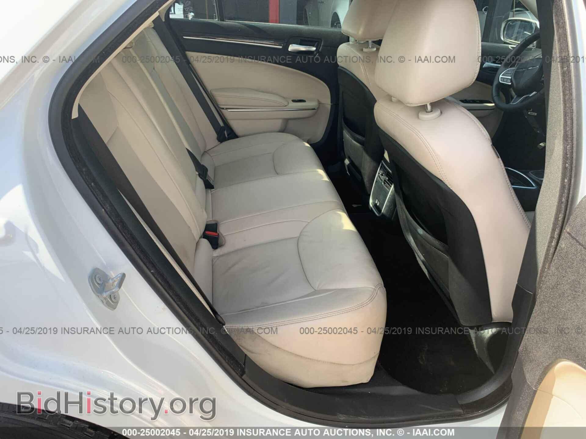 2017 CHRYSLER 300 - VIN: 2C3CCAAG5HH626886 - Фото 8