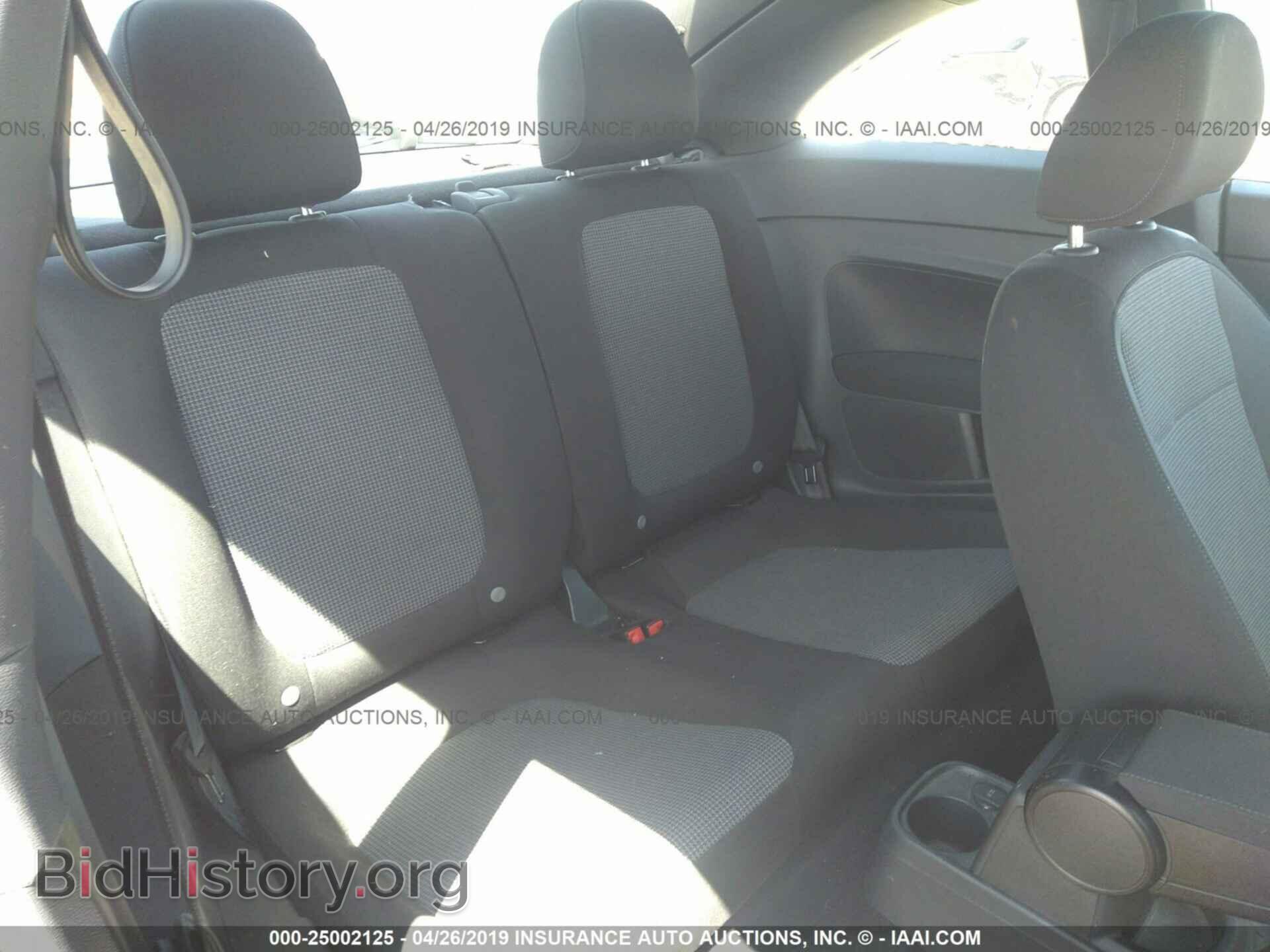 2017 VOLKSWAGEN BEETLE - VIN: 3VWF17AT9HM618142 - Фото 8