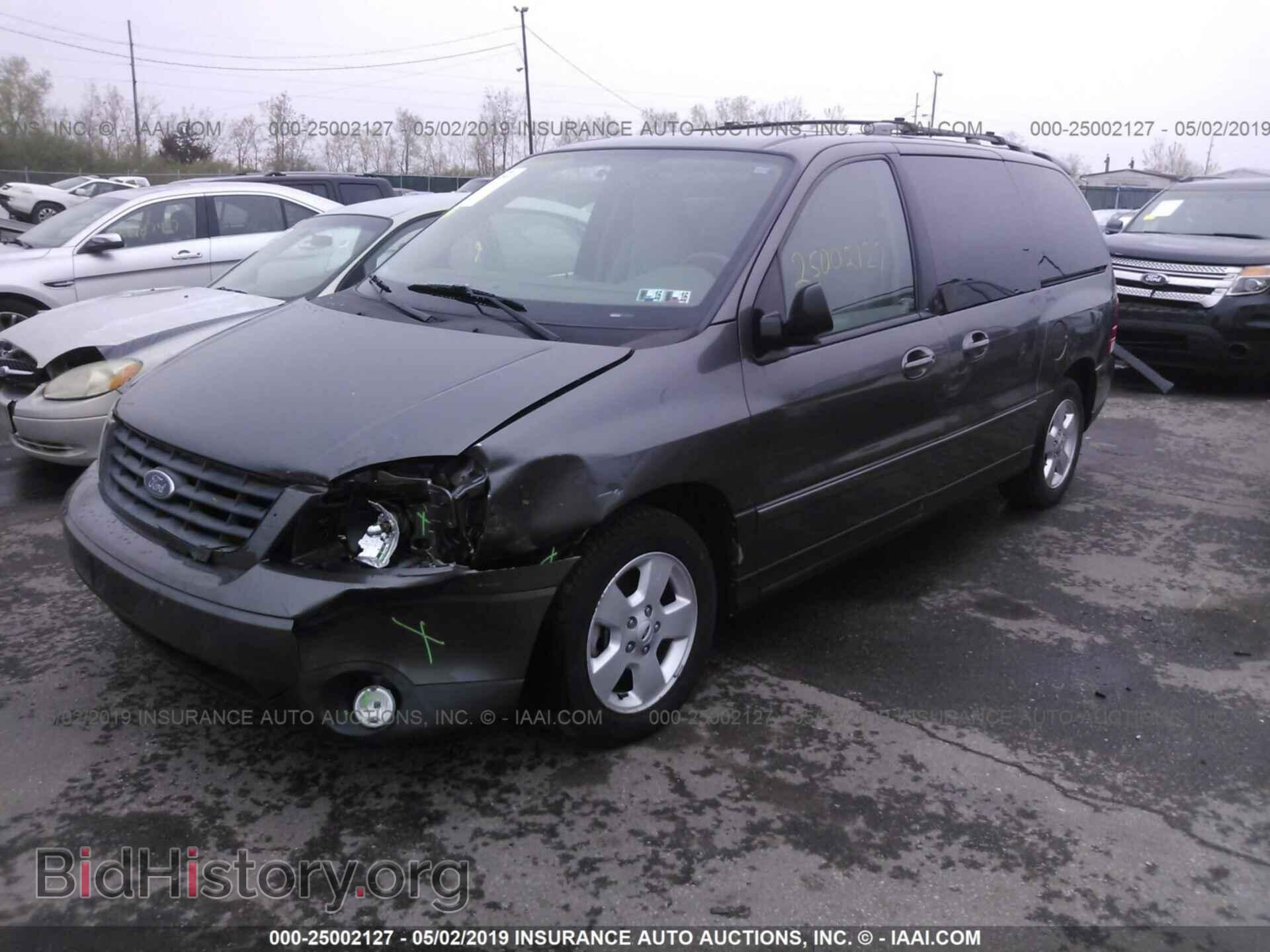 2005 FORD FREESTAR - VIN: 2FMZA57615BA22019 - Фото 2