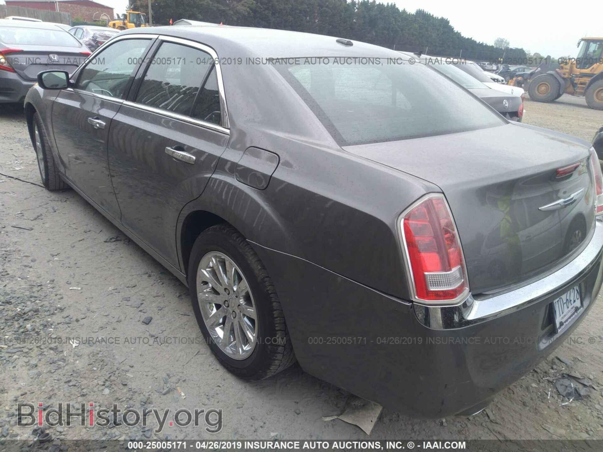 2011 CHRYSLER 300 - VIN: 2C3CA5CG4BH599231 - Фото 3