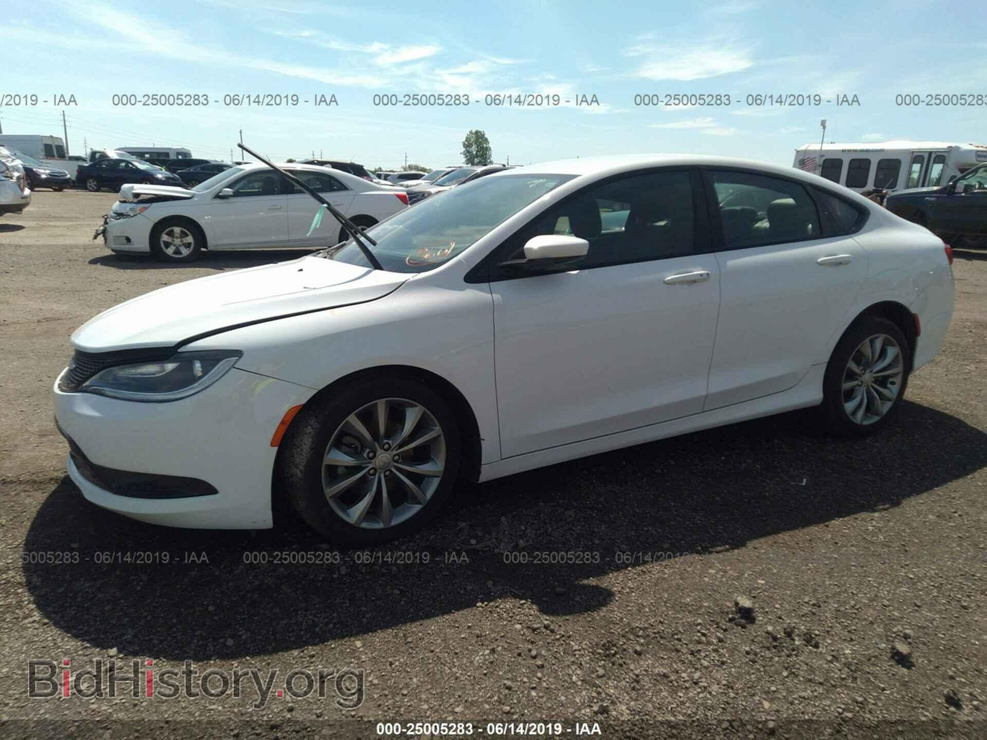2016 CHRYSLER 200 - VIN: 1C3CCCBB8GN190989 - Фото 2