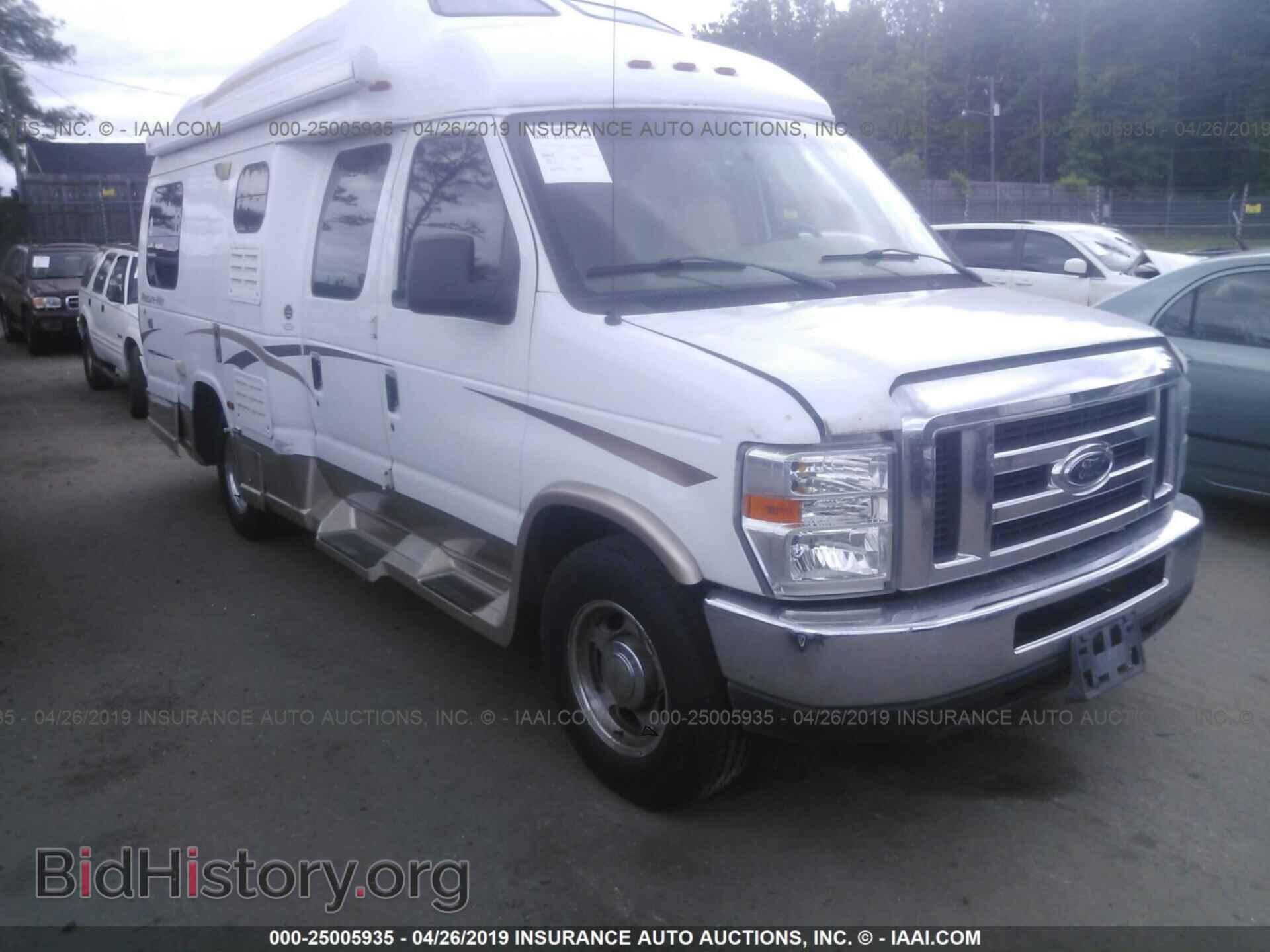 Photo 1FDSE34S68DB15077 - FORD ECONOLINE 2009