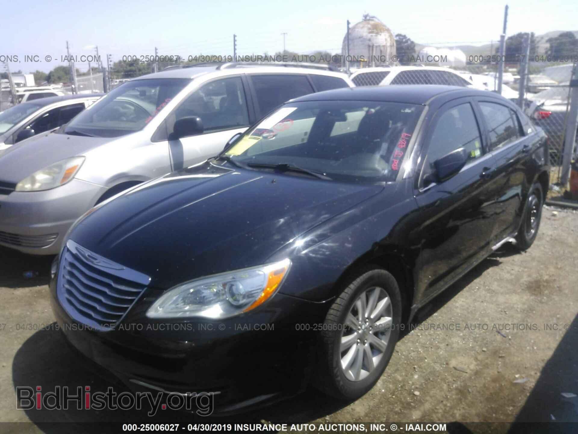 2013 CHRYSLER 200 - VIN: 1C3CCBBG1DN528024 - Photo 2