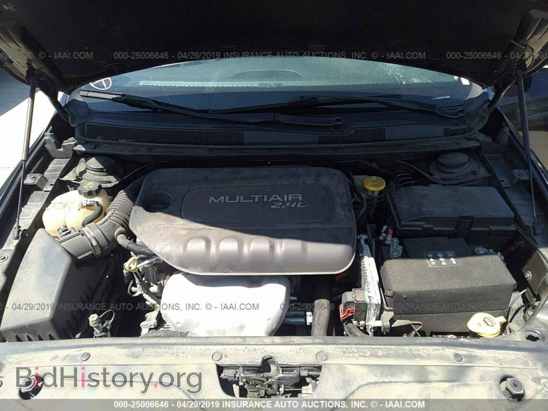 2016 CHRYSLER 200 - VIN: 1C3CCCAB4GN104868 - Фото 10