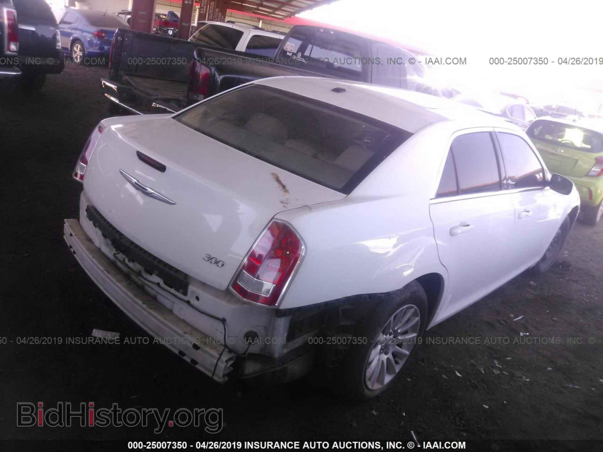 2014 CHRYSLER 300 - VIN: 2C3CCAAGXEH176065 - Фото 4