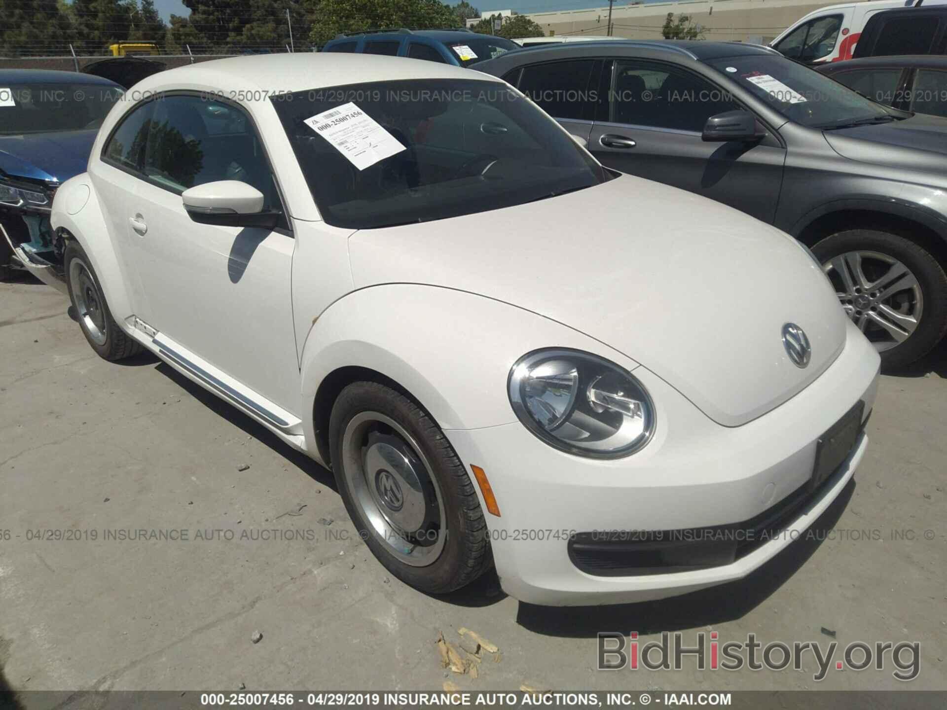 Photo 3VWHP7ATXDM681641 - VOLKSWAGEN BEETLE 2013