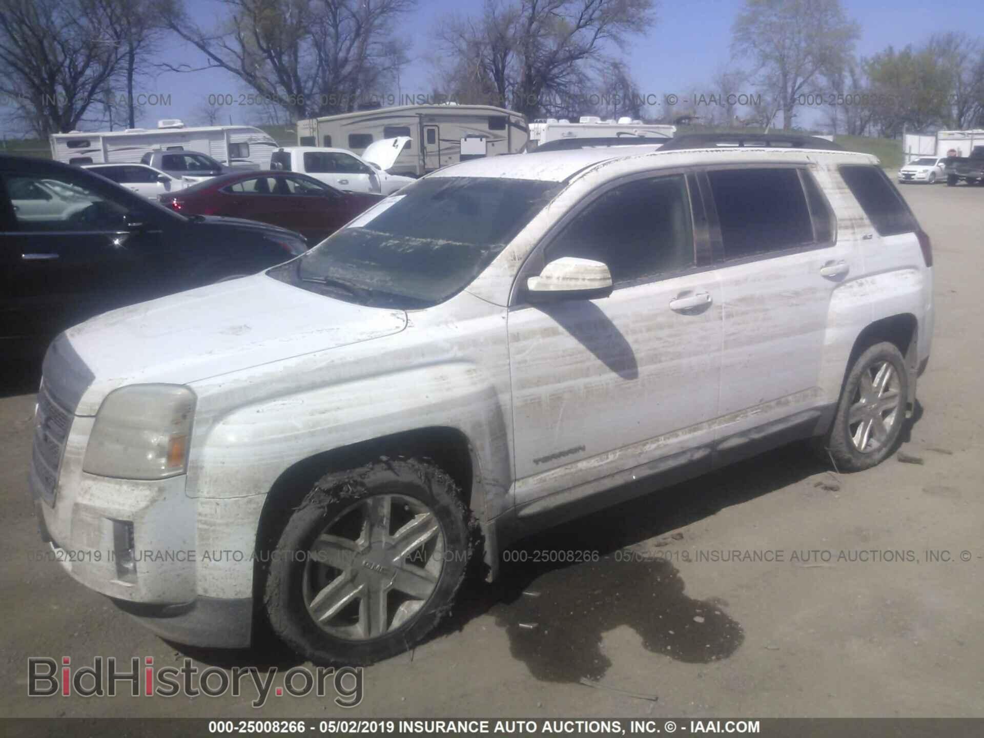 2010 GMC TERRAIN - VIN: 2CTFLGEW9A6242810 - Photo 2