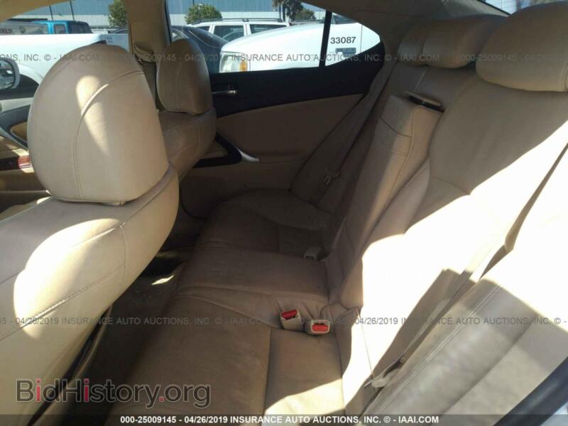 2007 Lexus IS (VIN JTHBK262572032009) — фото 8 из 10
