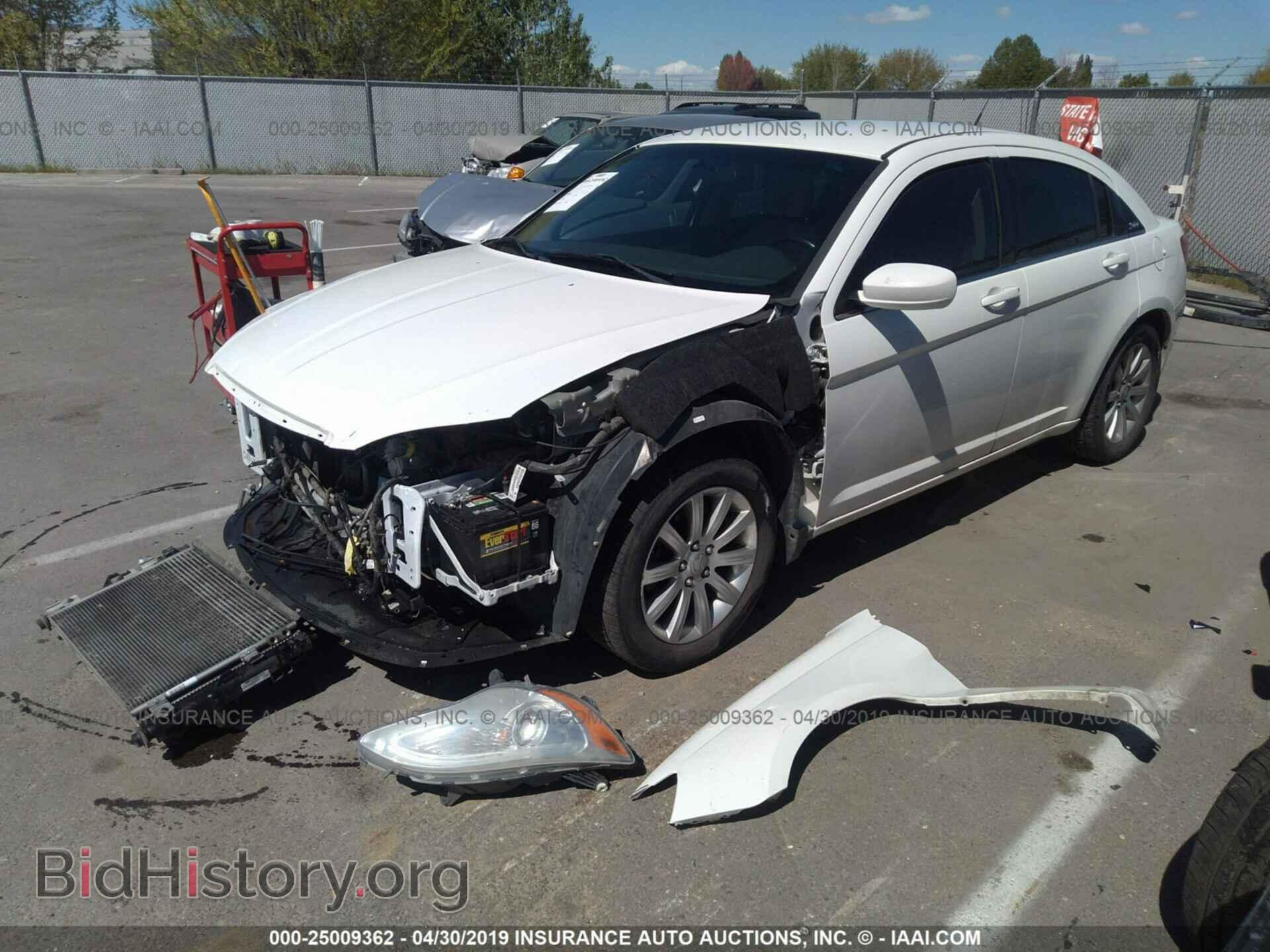 2011 CHRYSLER 200 - VIN: 1C3BC1FB9BN531156 - Фото 2