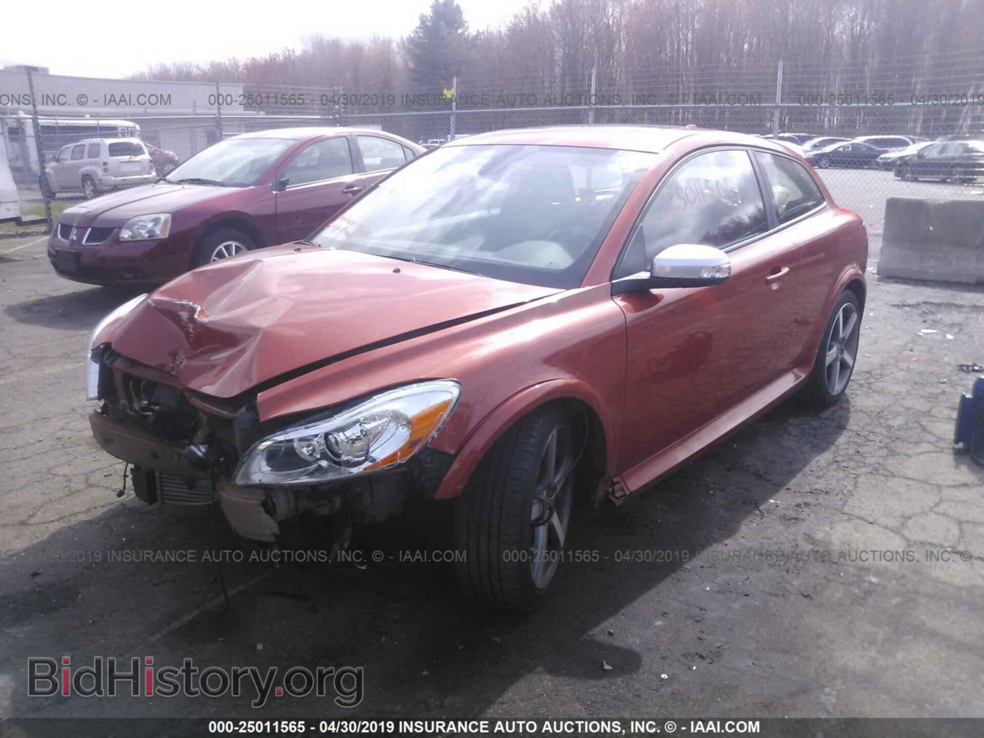2013 VOLVO C30 - VIN: YV1672MK5D2306449 - Фото 2