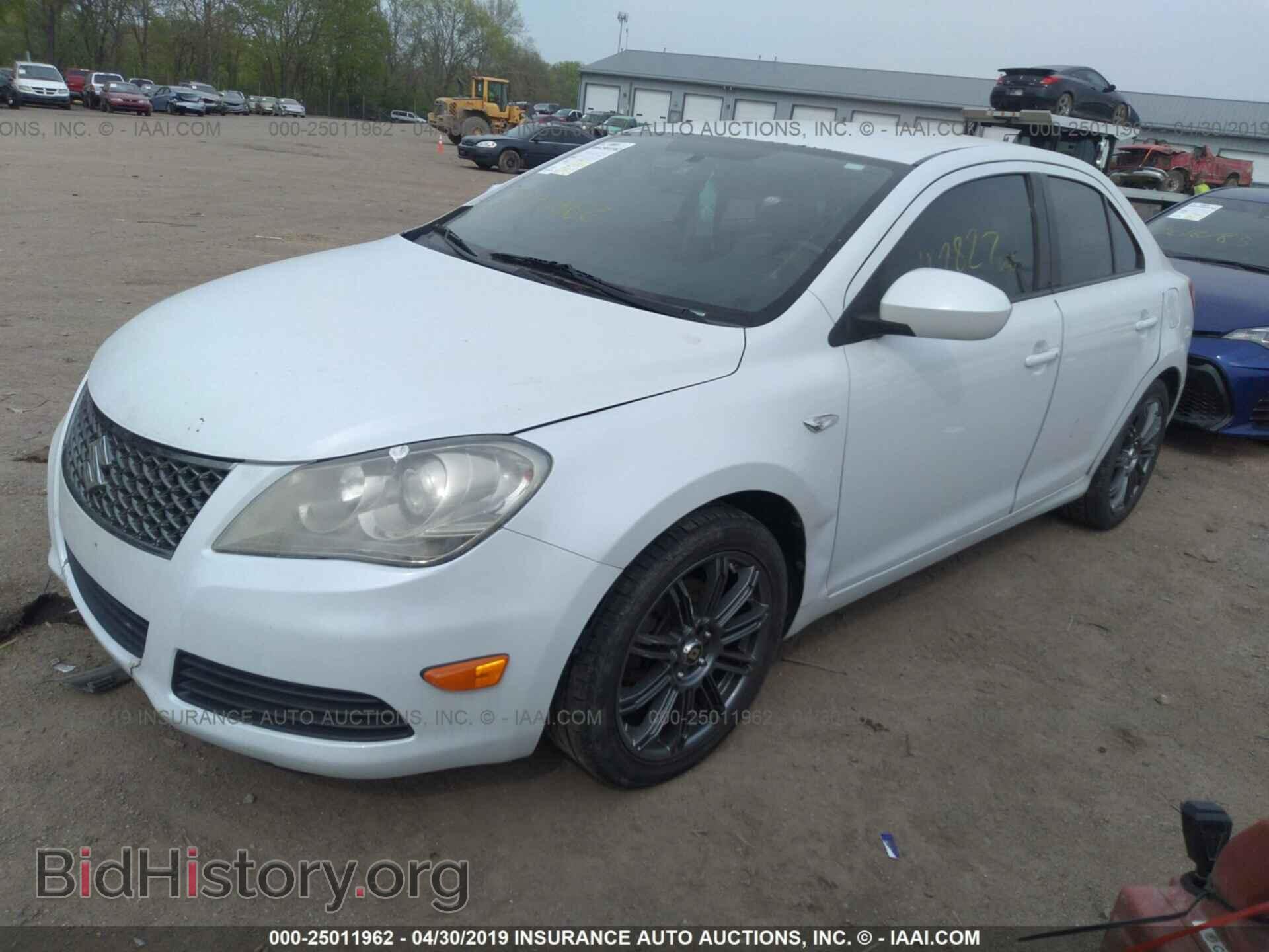 2011 SUZUKI KIZASHI - VIN: JS2RE9A35B6111008 - Фото 2
