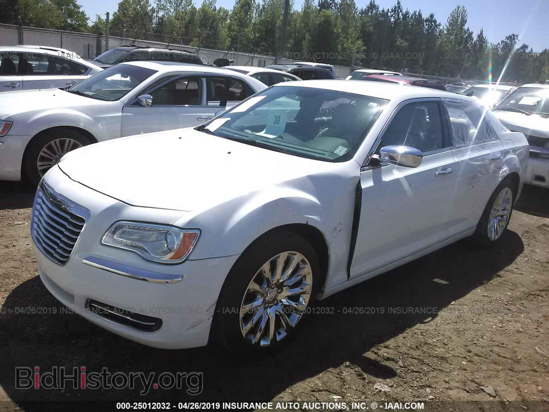 2014 CHRYSLER 300 - VIN: 2C3CCAAG2EH343101 - Фото 2