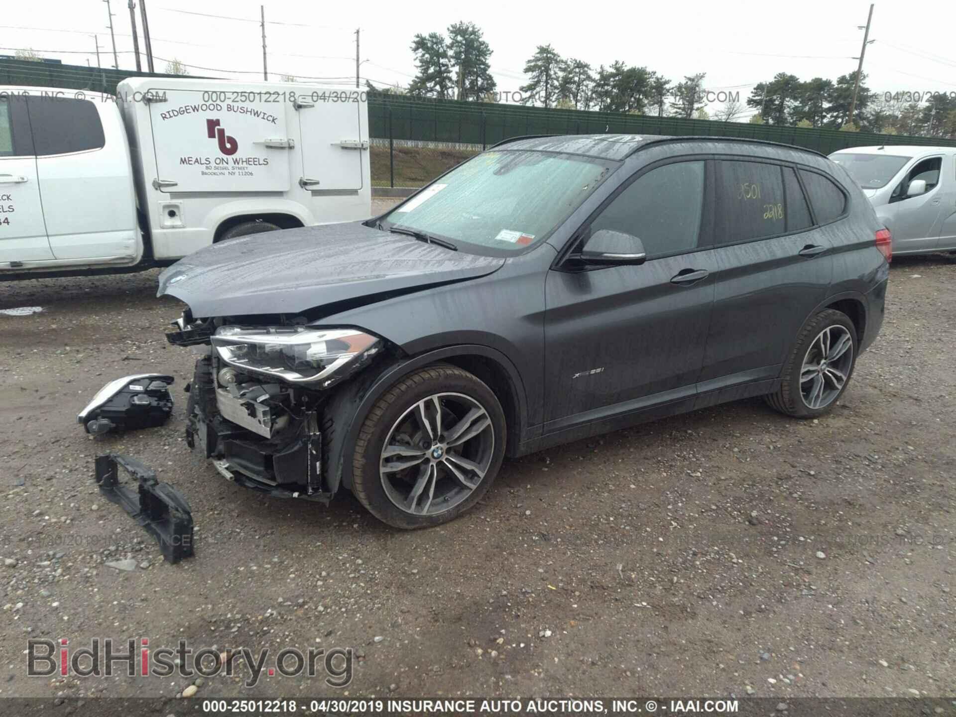 2017 BMW X1 - VIN: WBXHT3C38H5F70270 - Фото 2