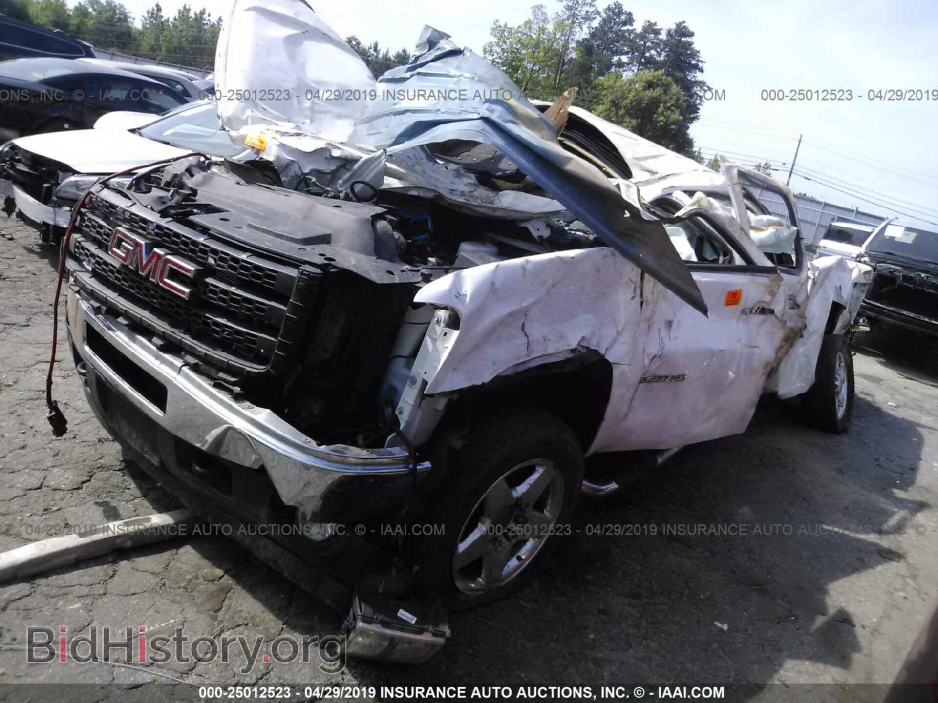 2011 GMC SIERRA - VIN: 1GT121E85BF109914 - Фото 2