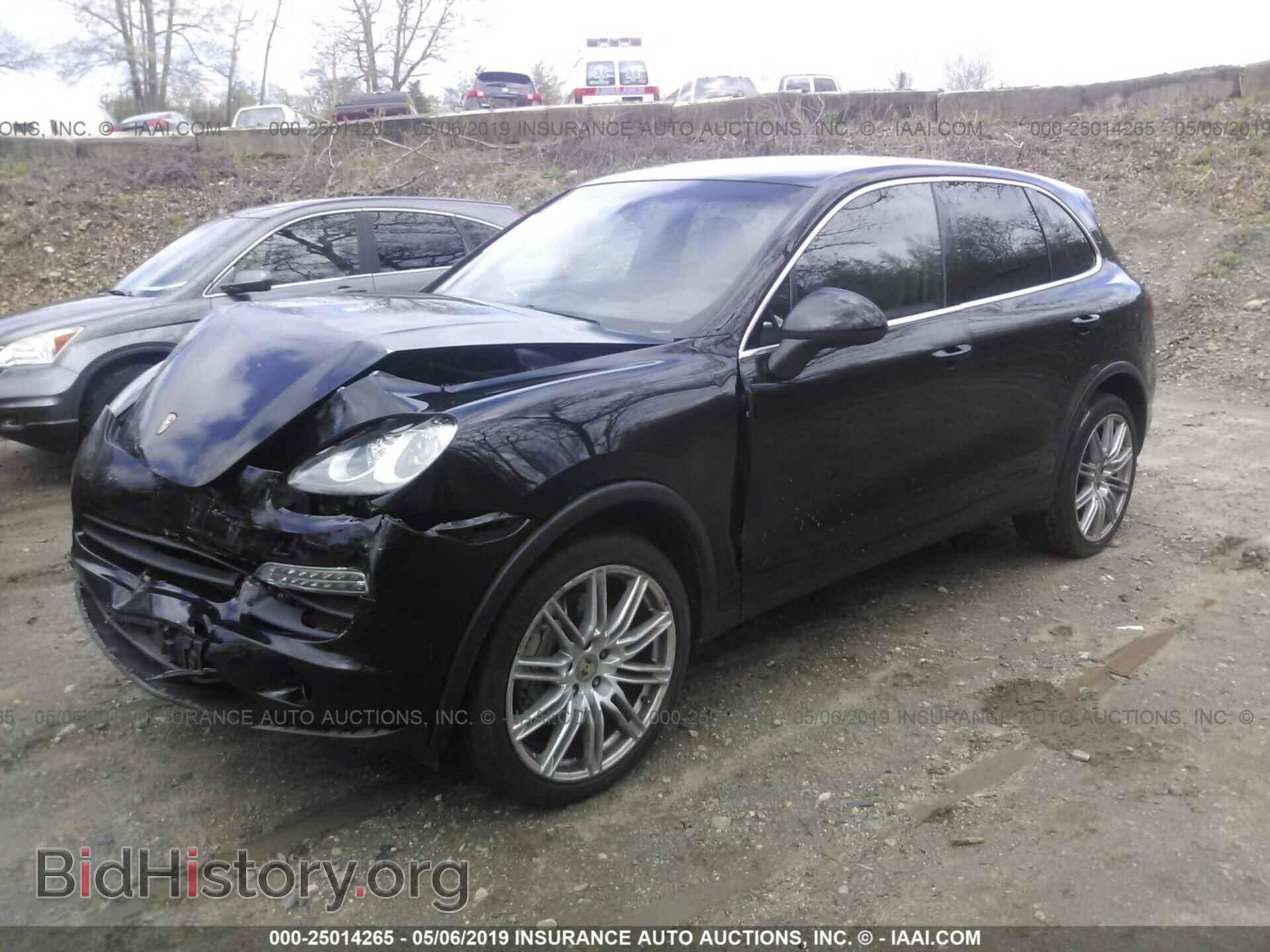 2011 PORSCHE CAYENNE - VIN: WP1AB2A23BLA43855 - Photo 2