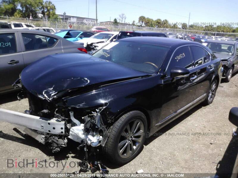 2013 Lexus LS (VIN JTHCL5EF3D5016733) — photo 2 of 10