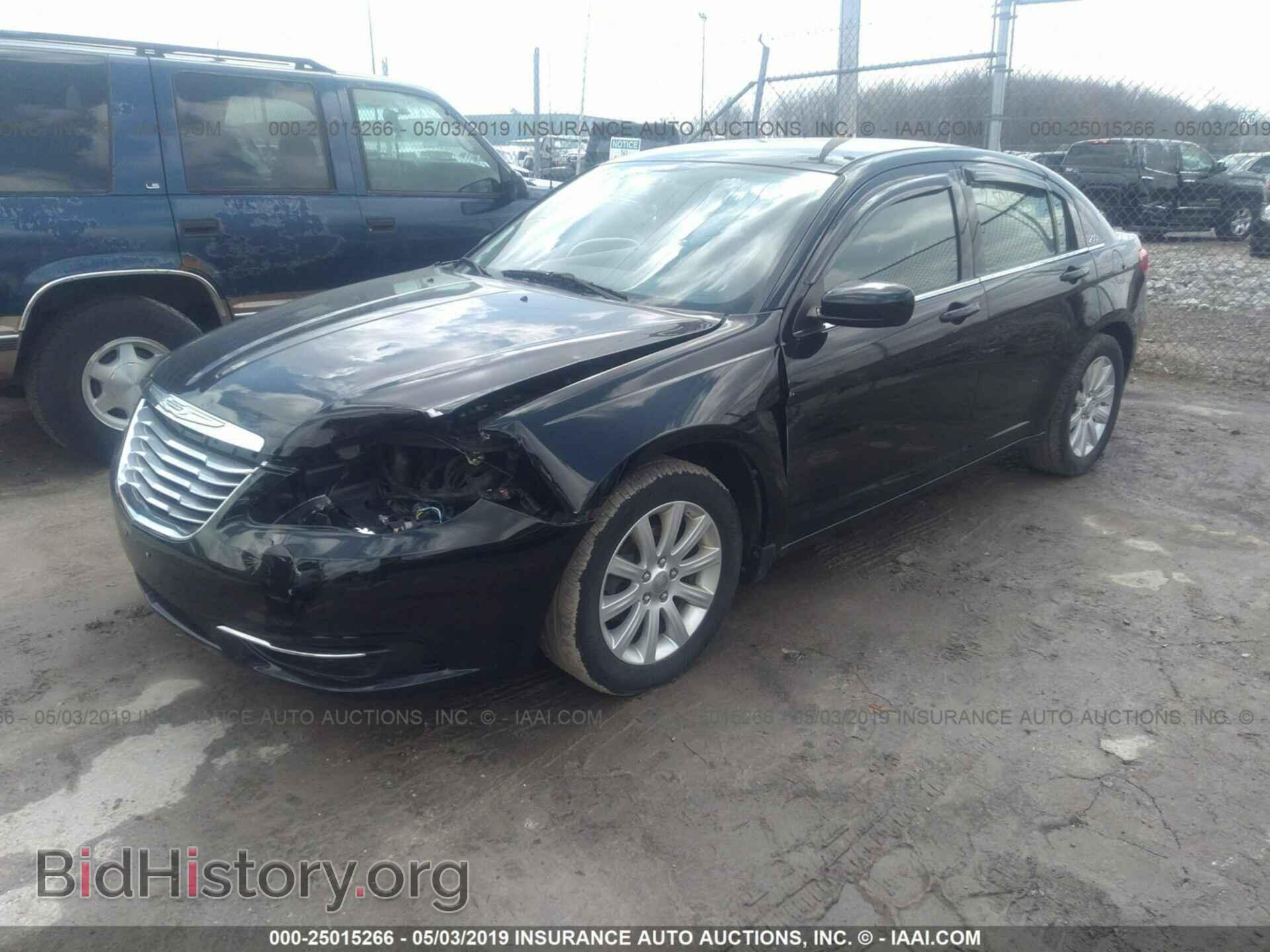 2013 CHRYSLER 200 - VIN: 1C3CCBBG7DN533275 - Фото 2