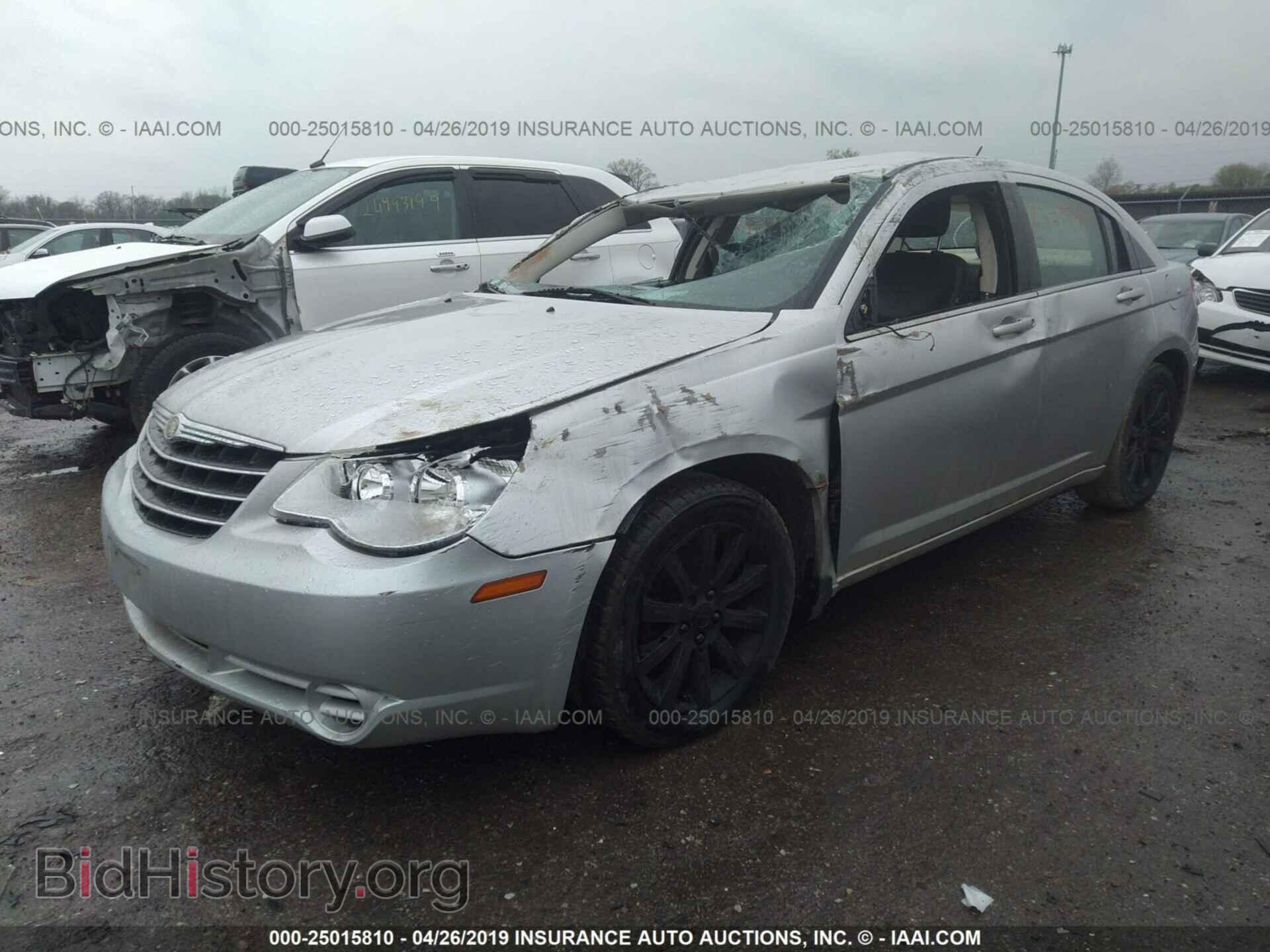2010 CHRYSLER SEBRING - VIN: 1C3CC5FBXAN135411 - Фото 2