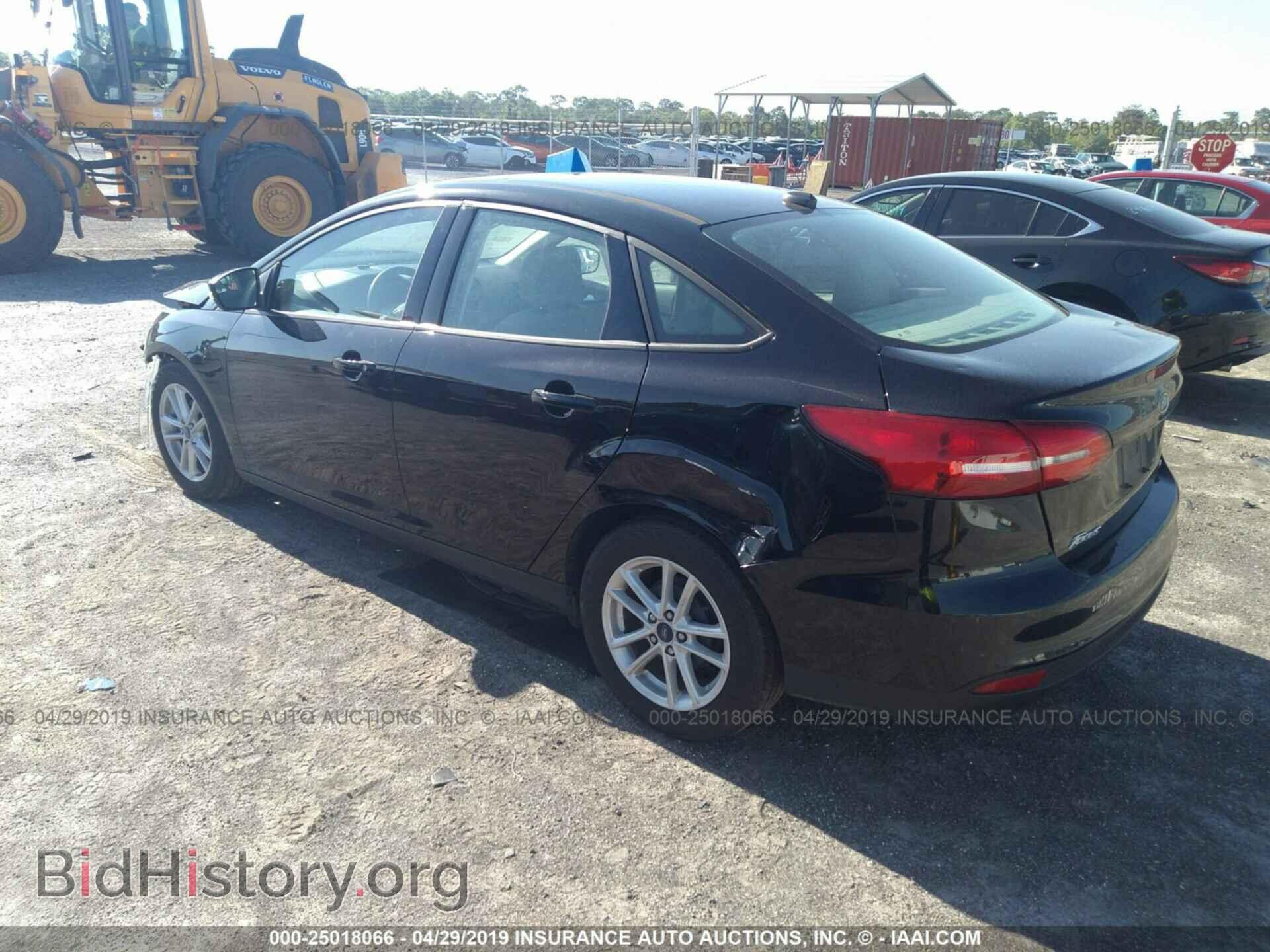 2017 FORD FOCUS - VIN: 1FADP3F2XHL252202 - Фото 3